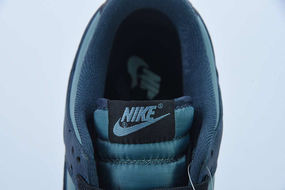 DUNK LOW BLACK/GREEN image 2