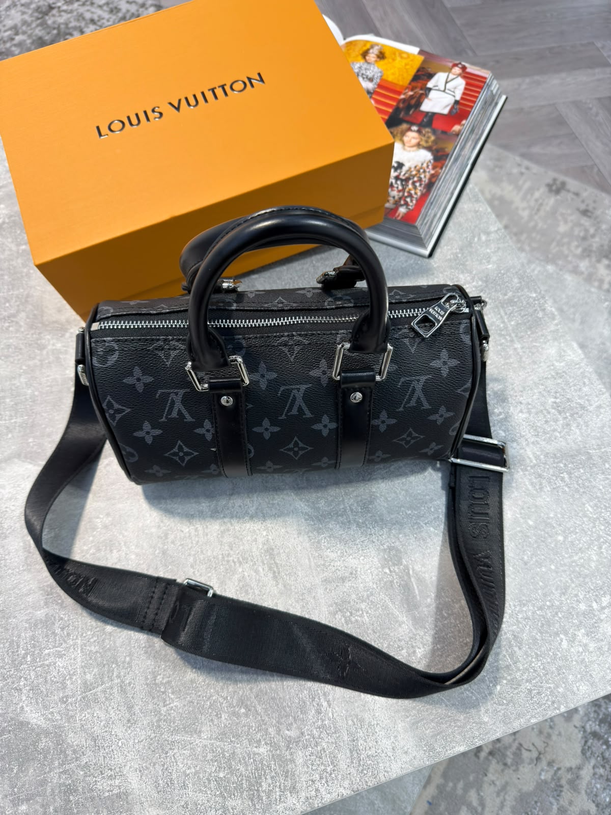 Lv Mens bag image 1