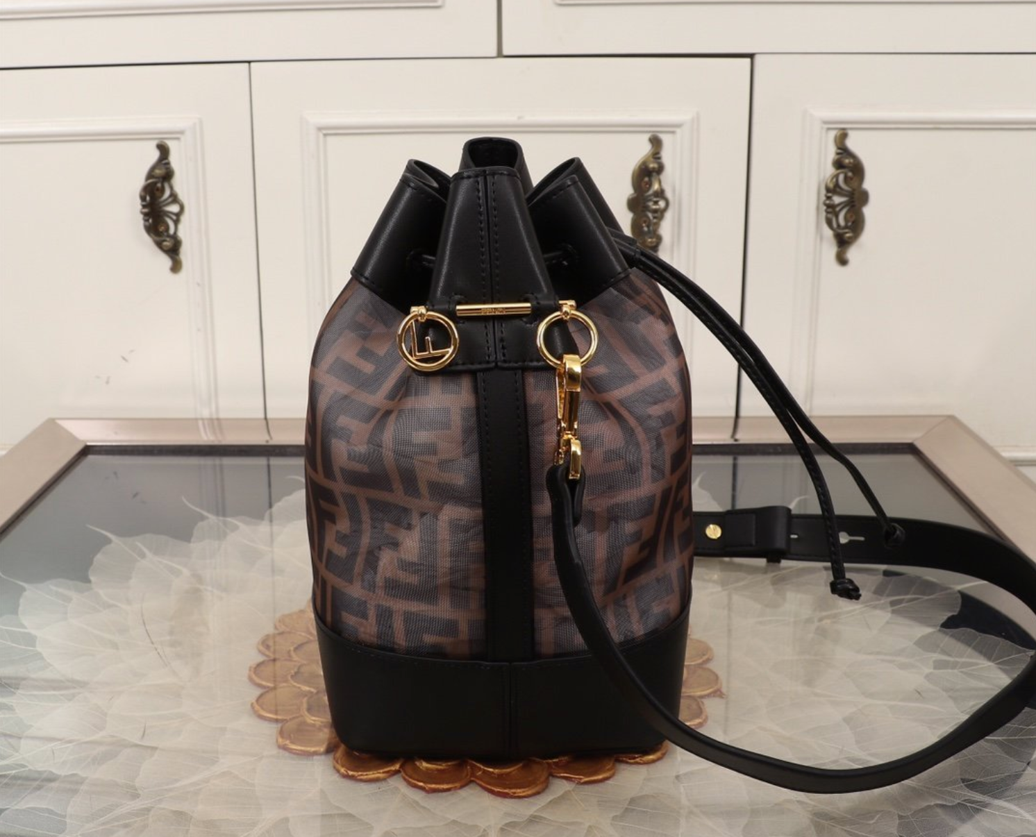 FEN SHOULDER BAG image 1