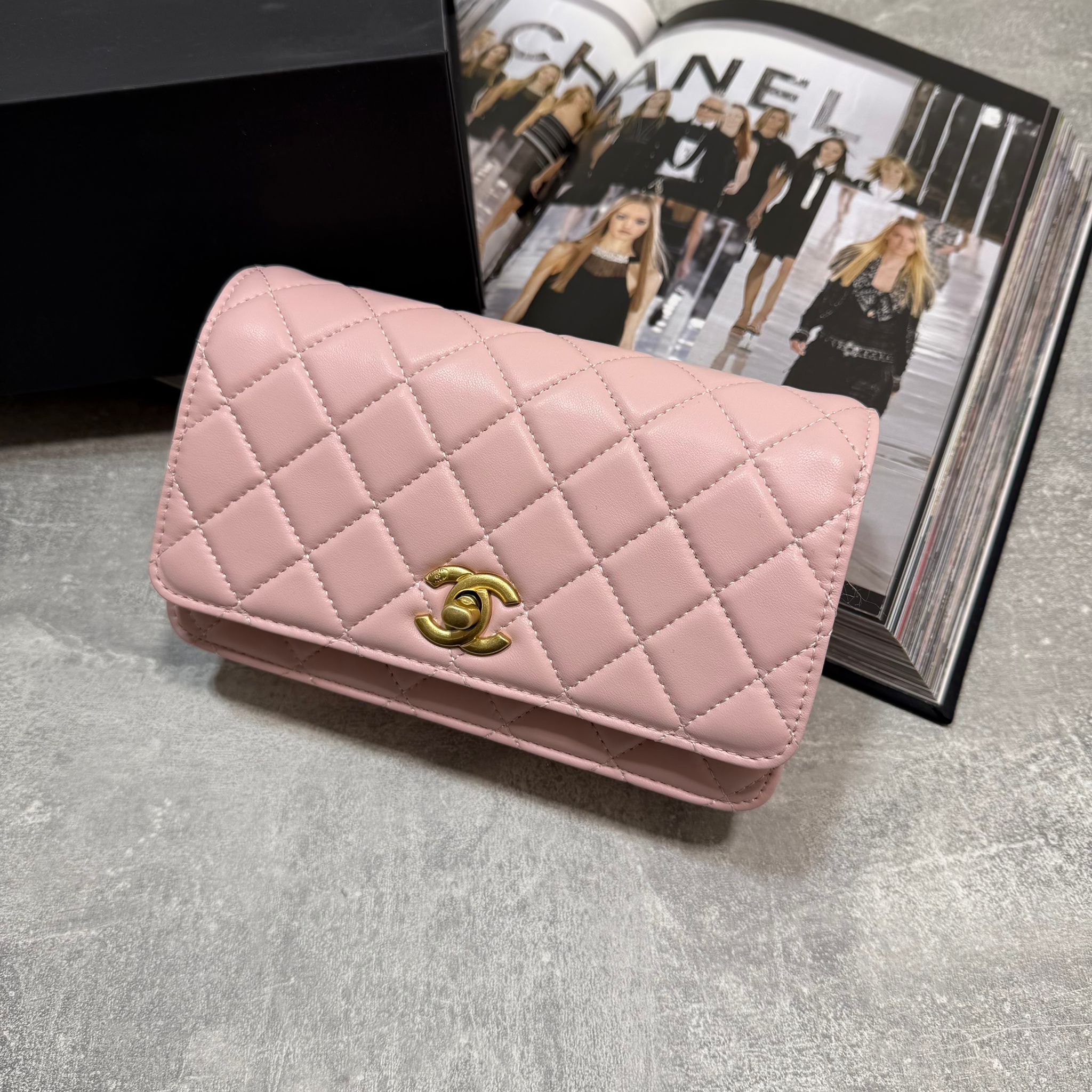 CHN Bag Pink image 3