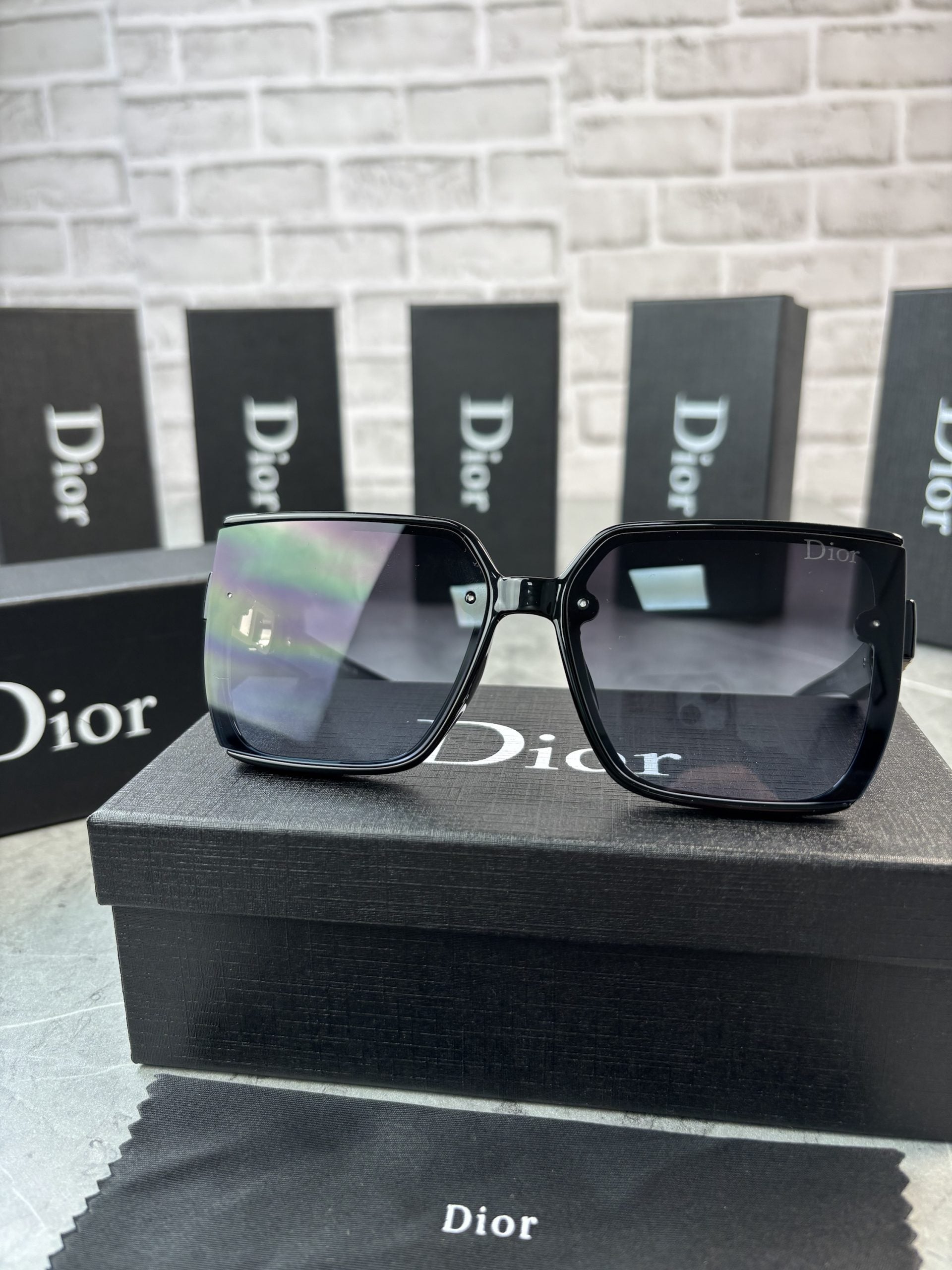 IOR BLACK GLASSES image 1