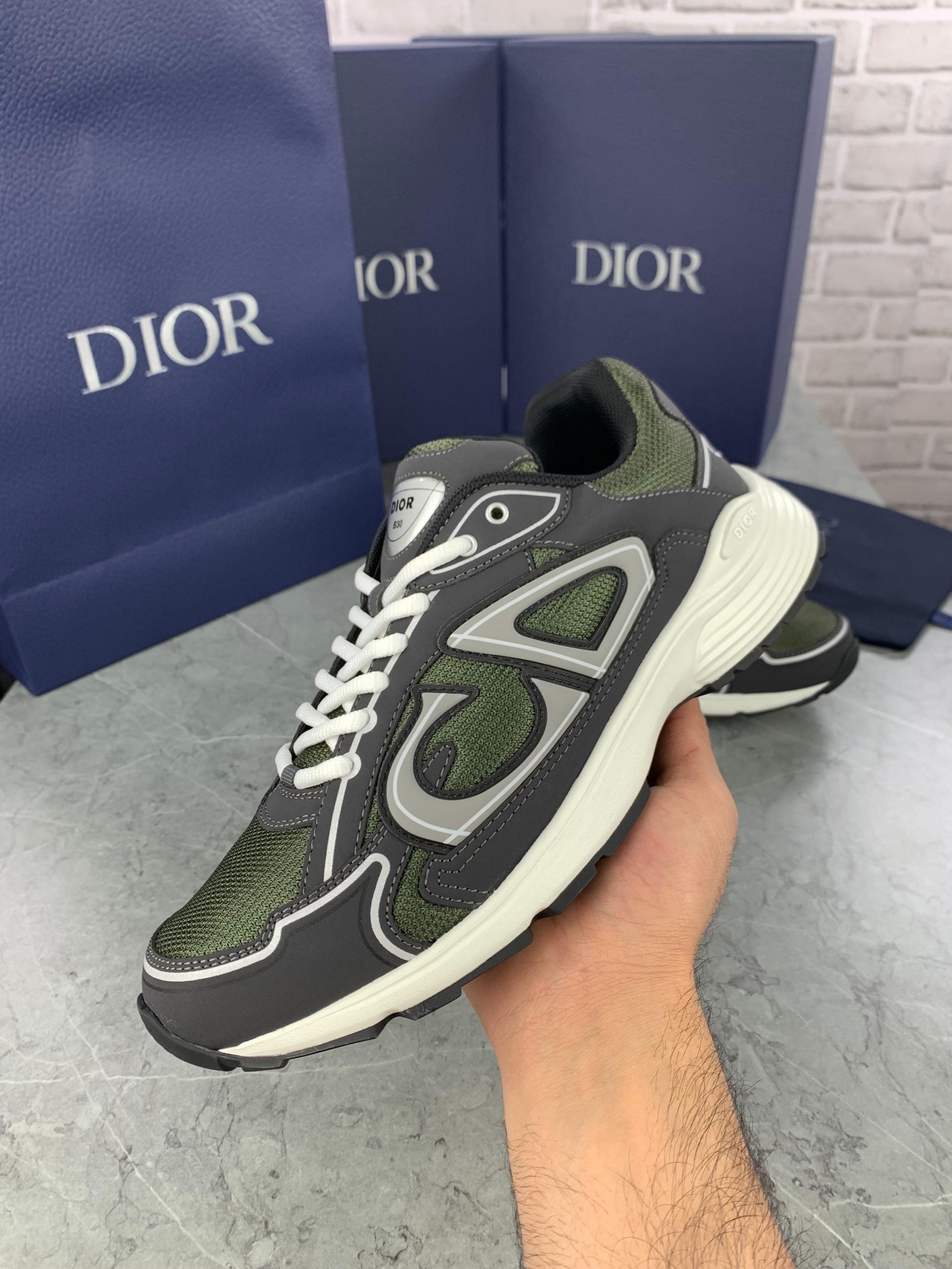 B30 Green White image 0