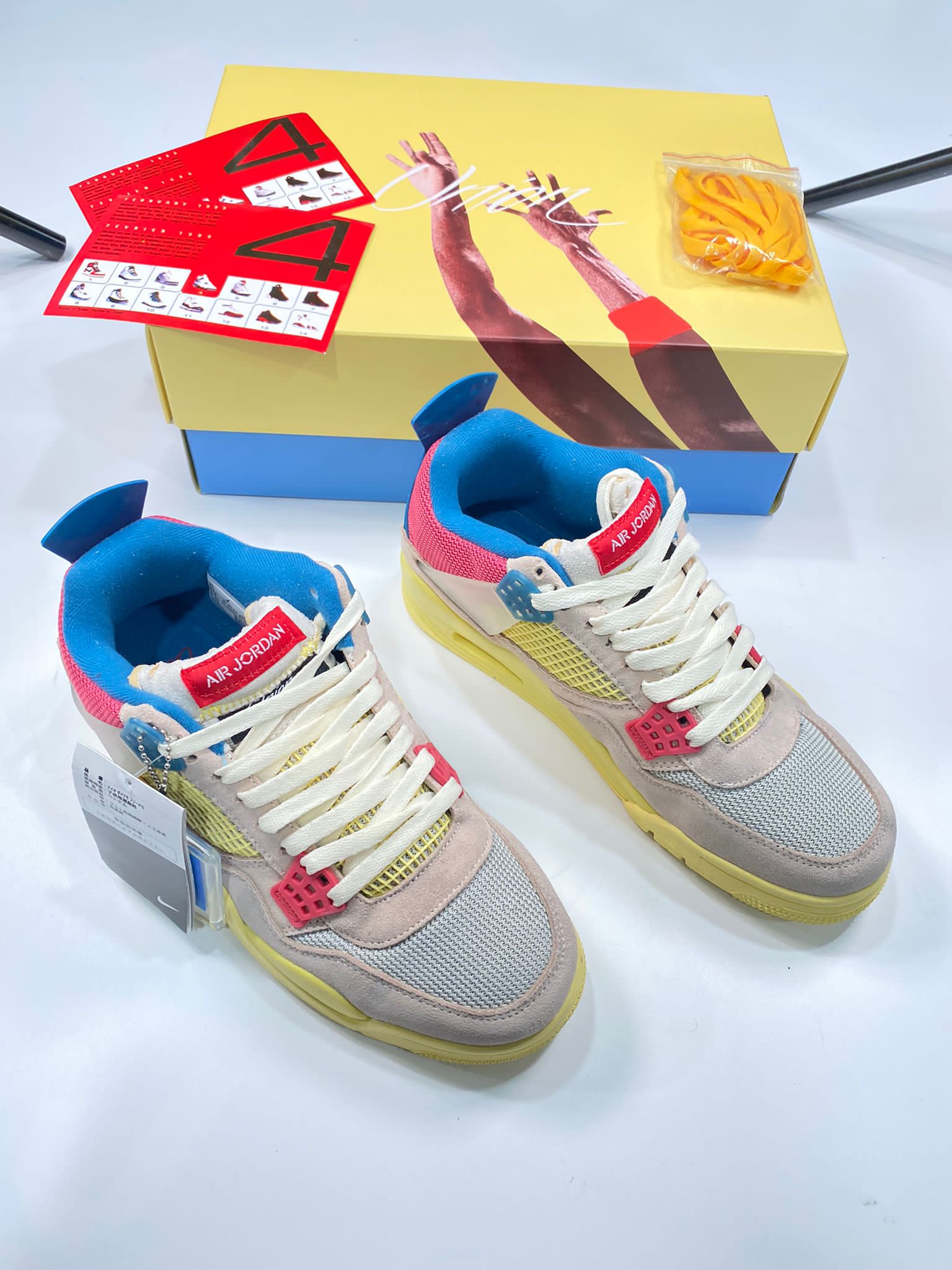 J4 RETRO image 3