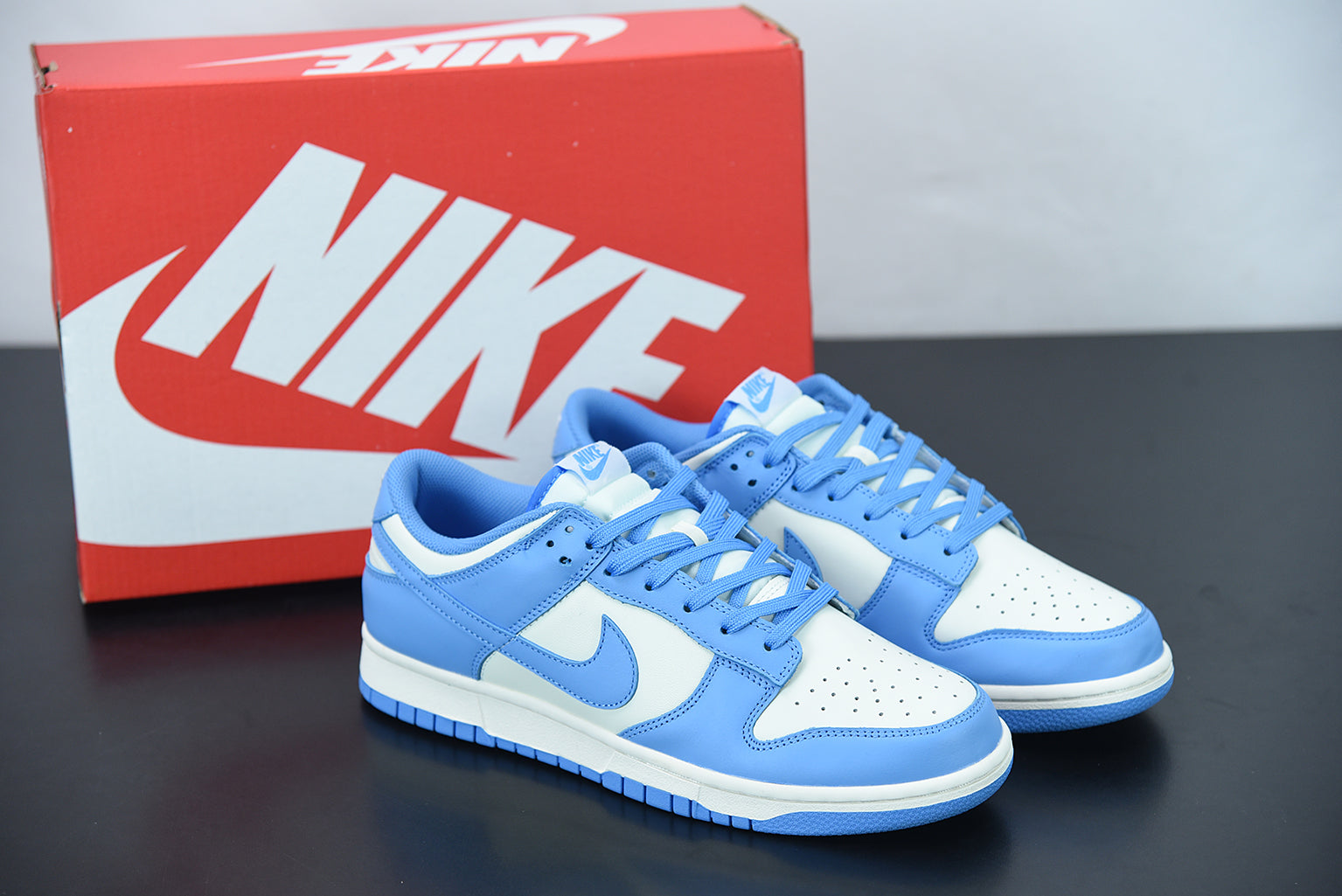 DUNK LOW BLUE image 1