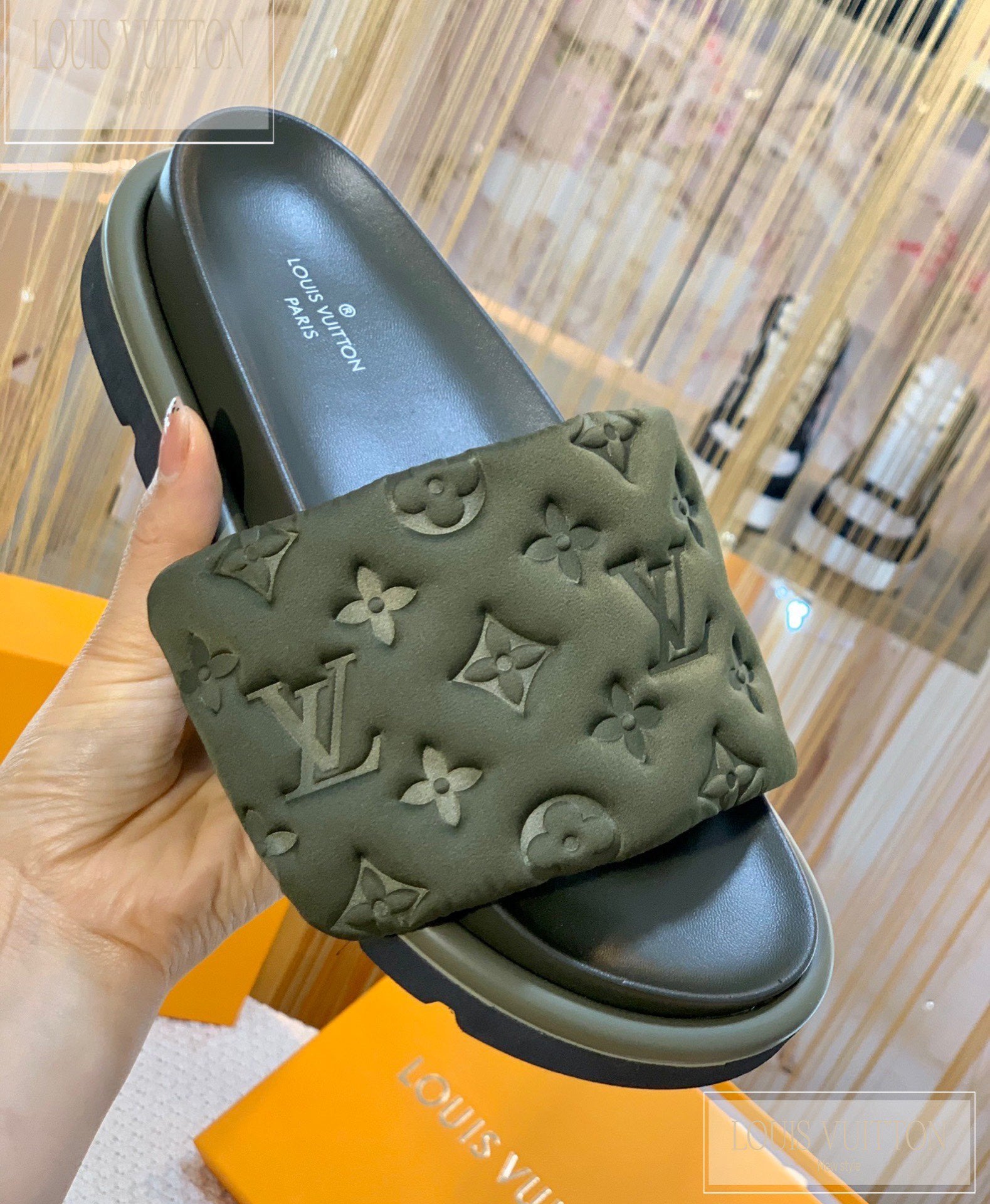 GREEN PILOW SLIDES image 6