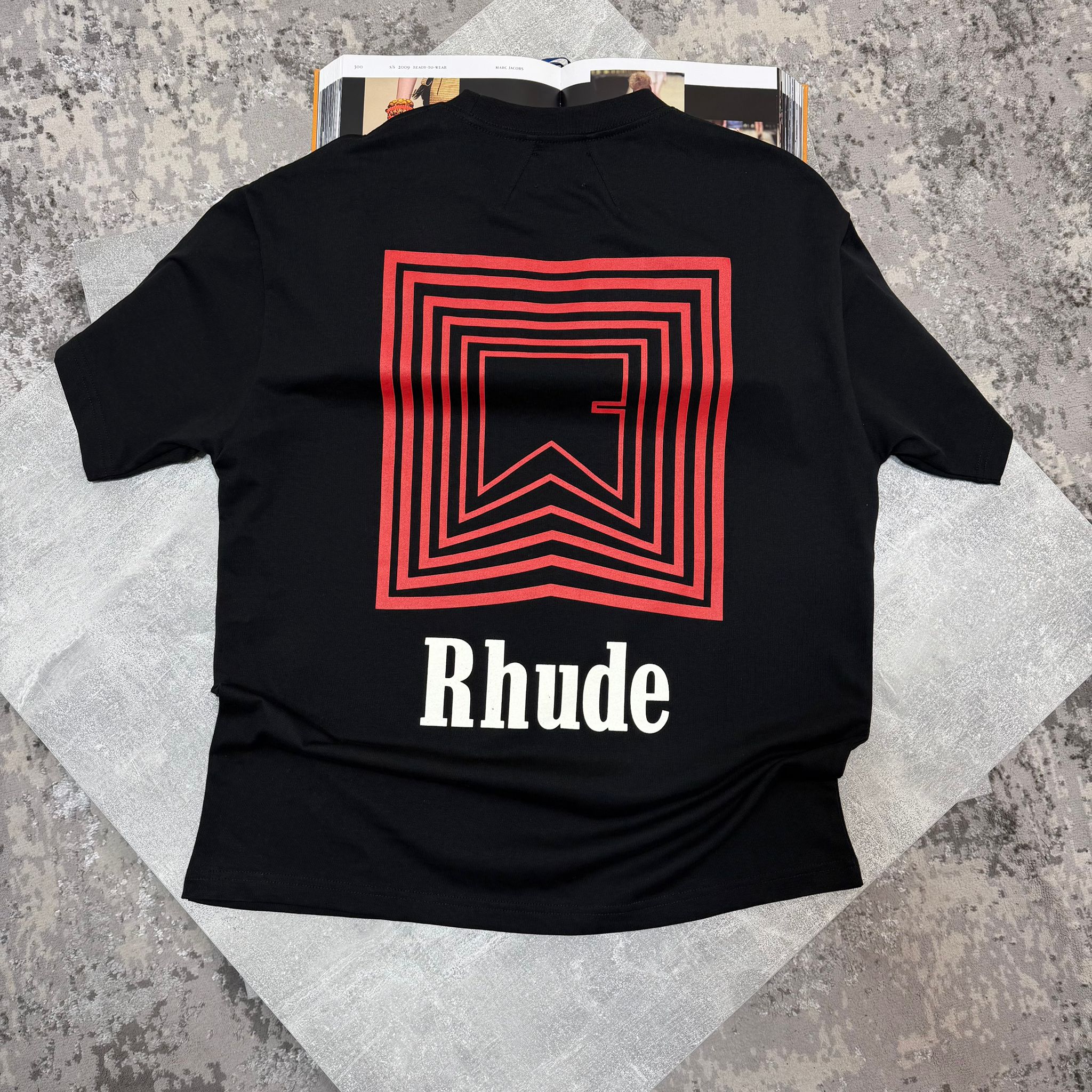 Hude Tshirt Black image 1
