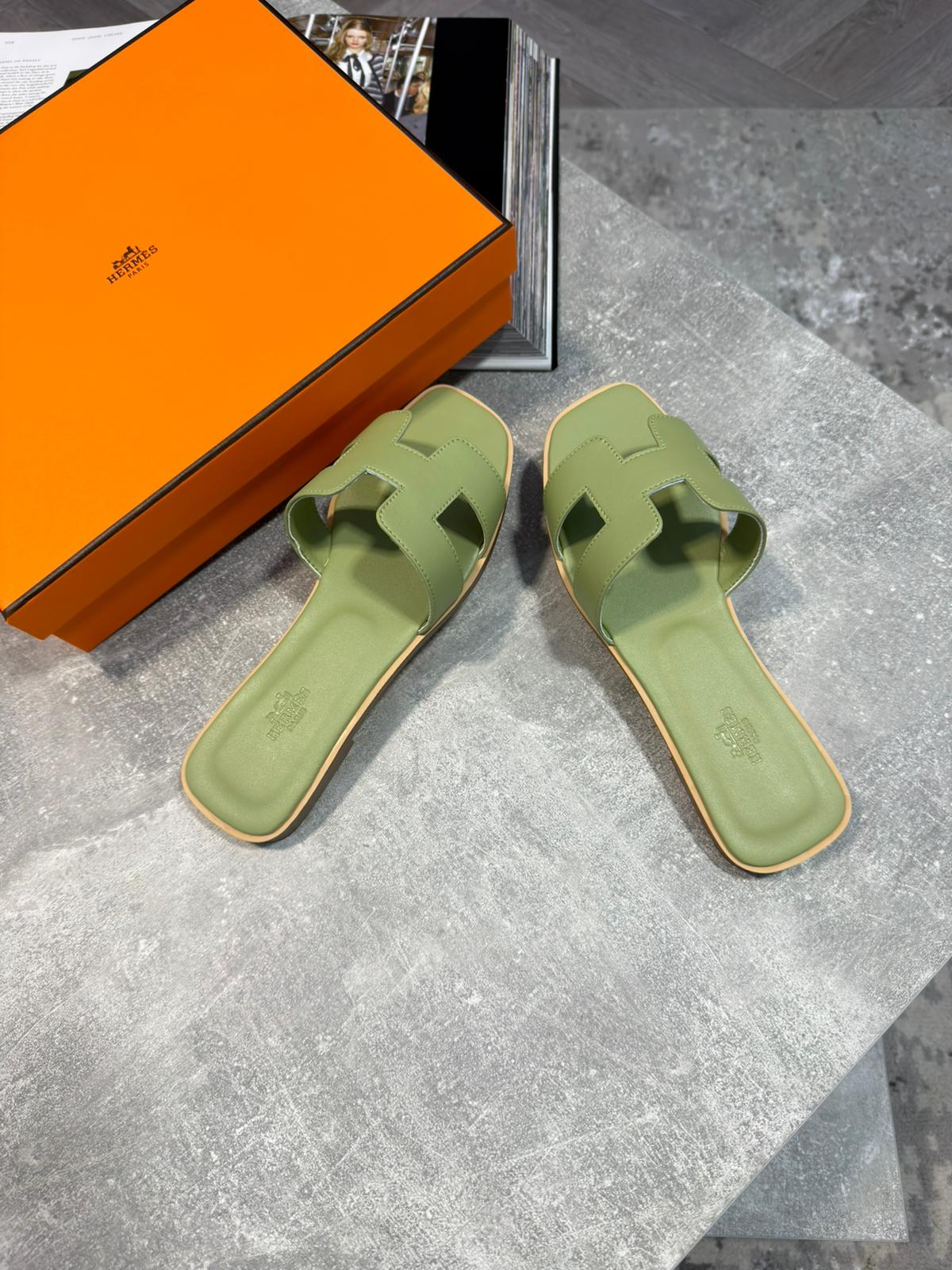 Herm Sliders womens image 3