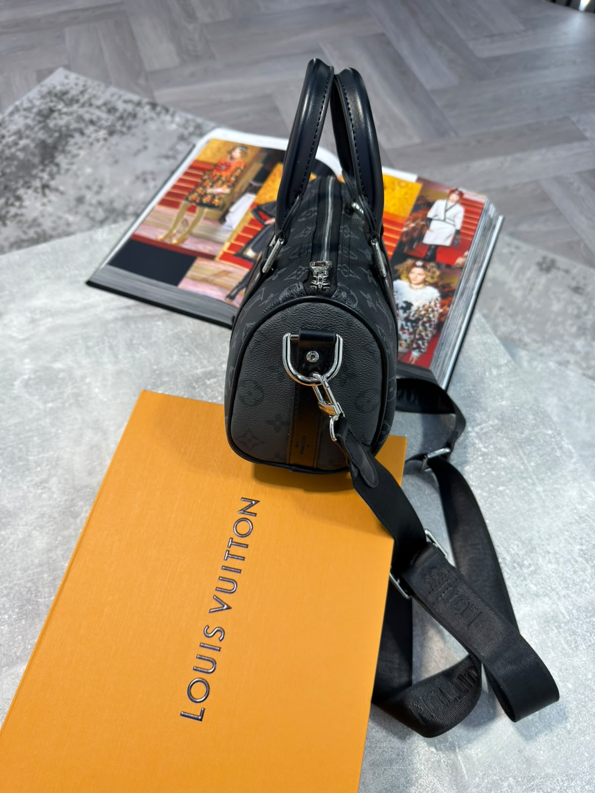 Lv Mens bag image 5