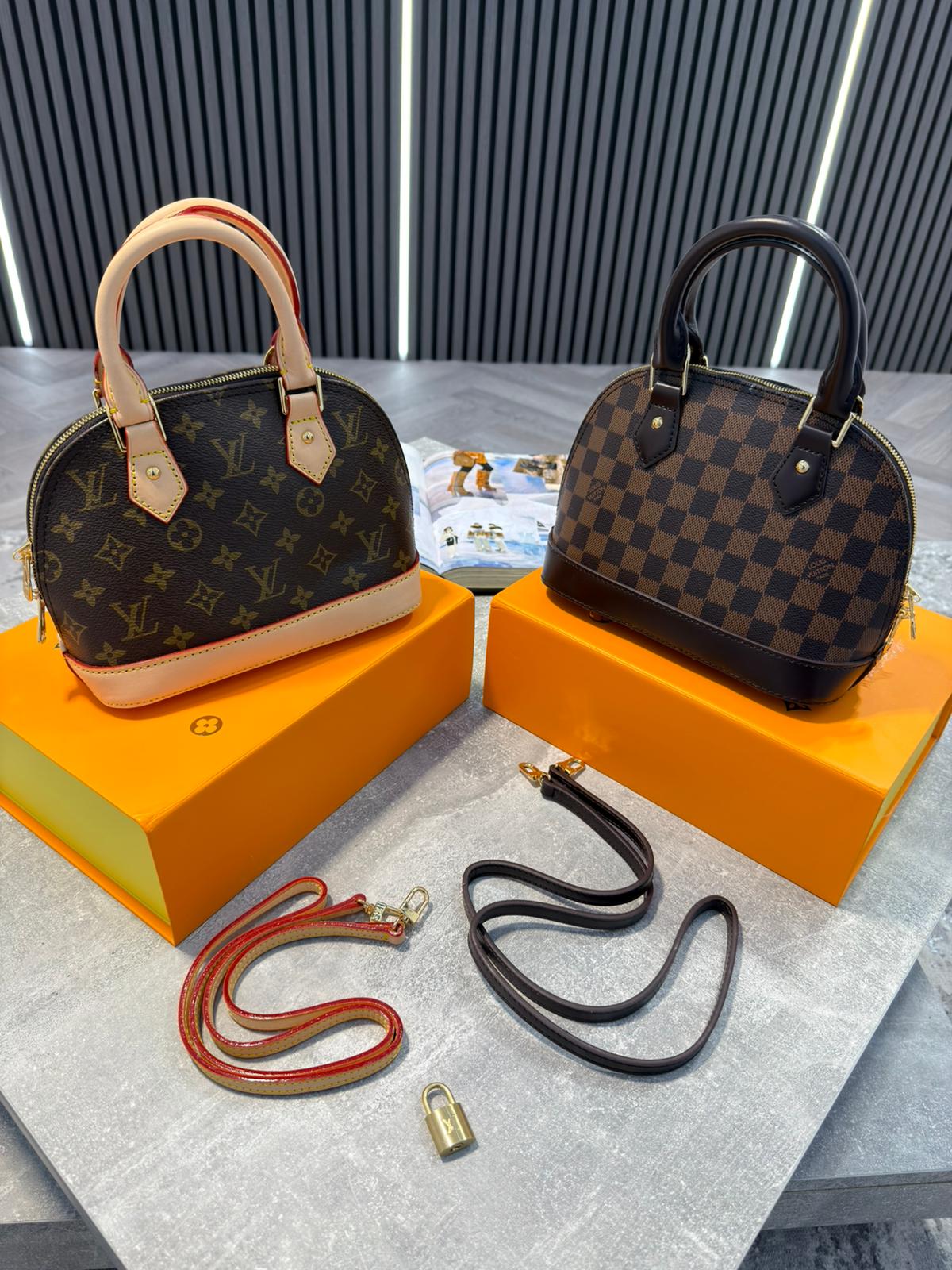 LV Alma BB Bag Monogram image 3