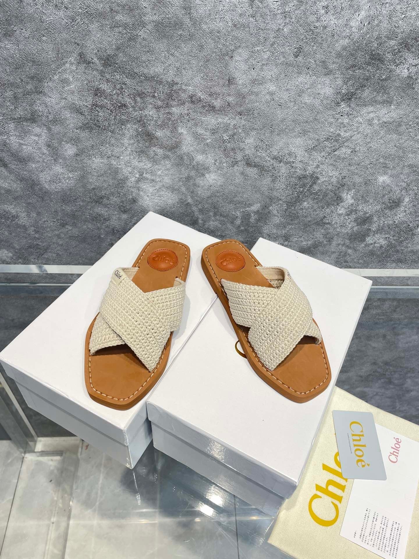 CHLOE WOVEN SLIDER image 2