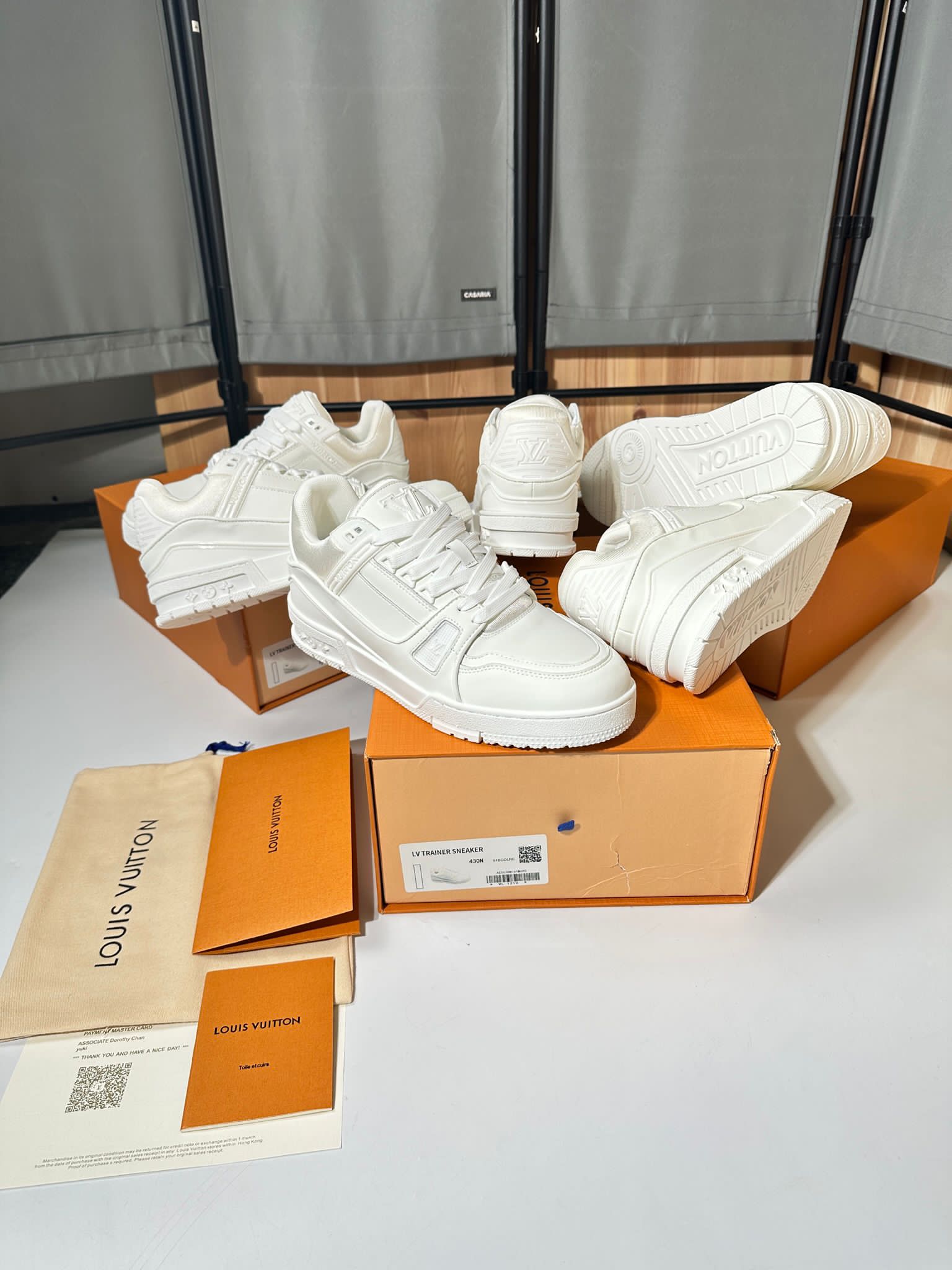 LV SNEAK image 6