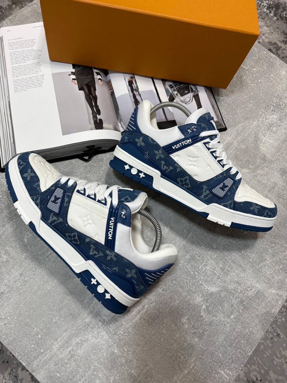 LV Sneaks image 4