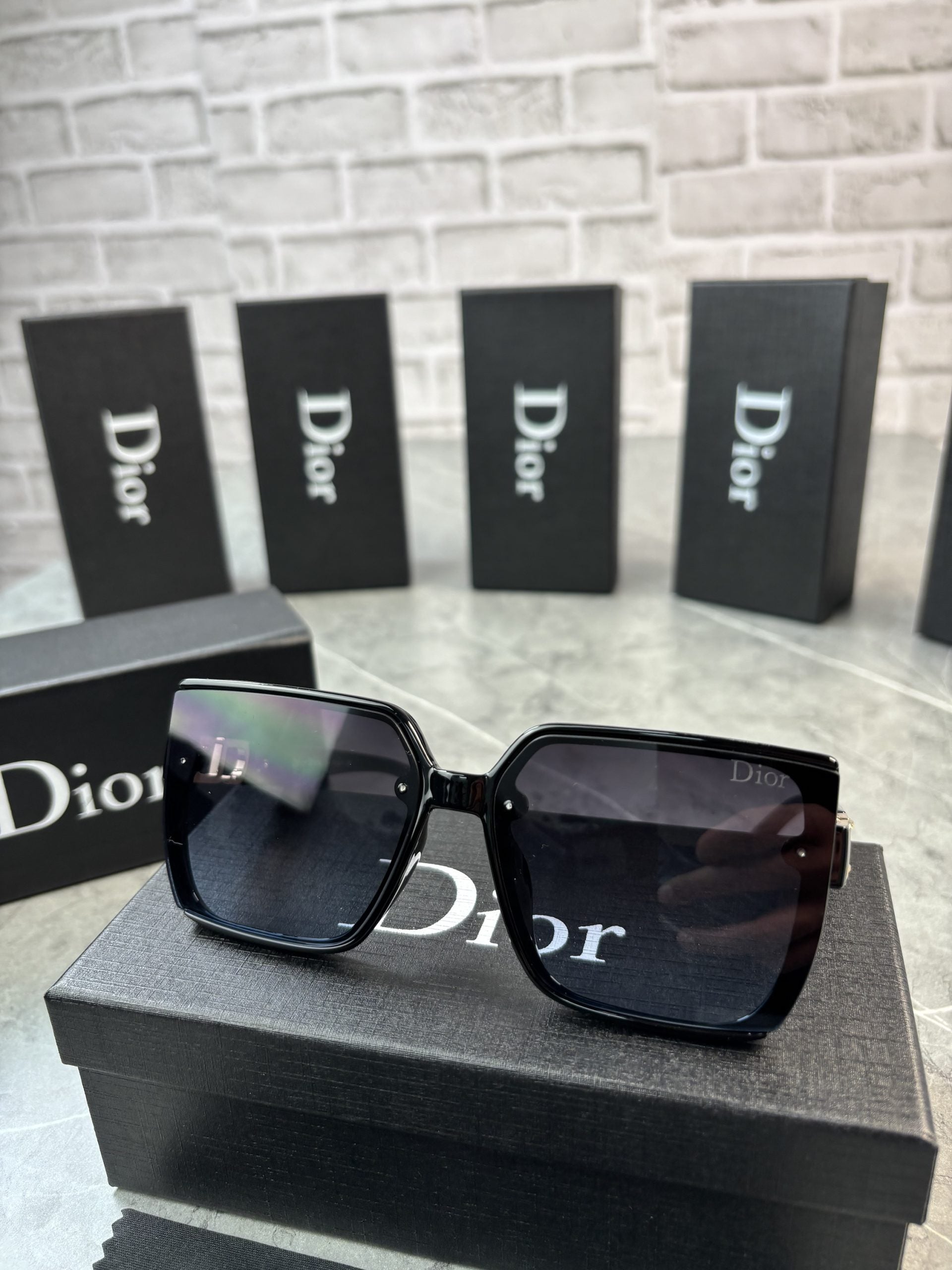 IOR BLACK GLASSES image 2