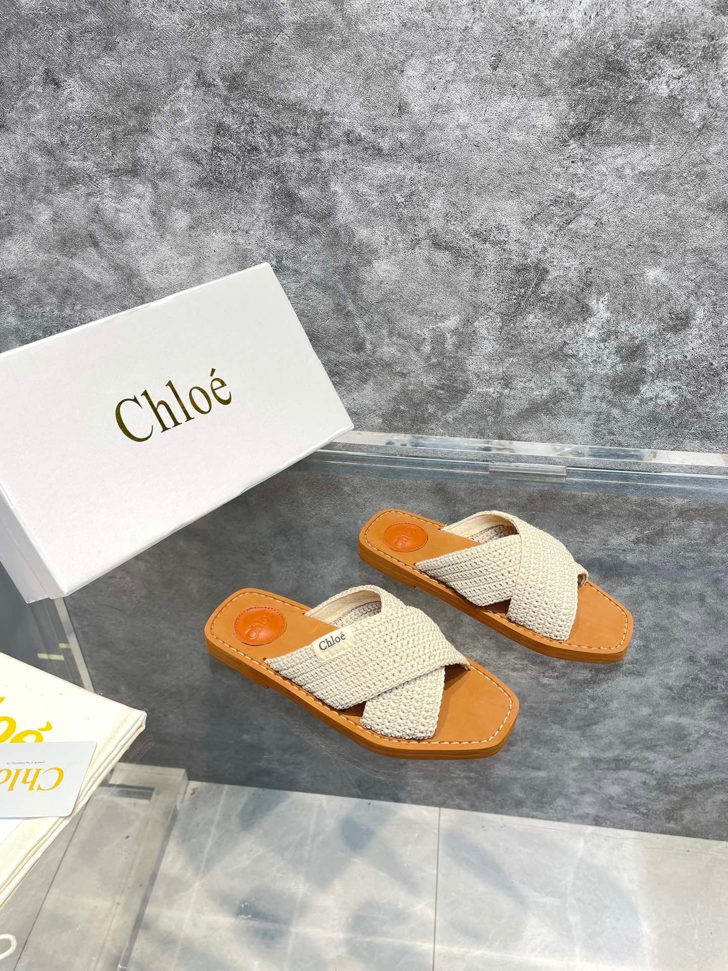 CHLOE WOVEN SLIDER image 1