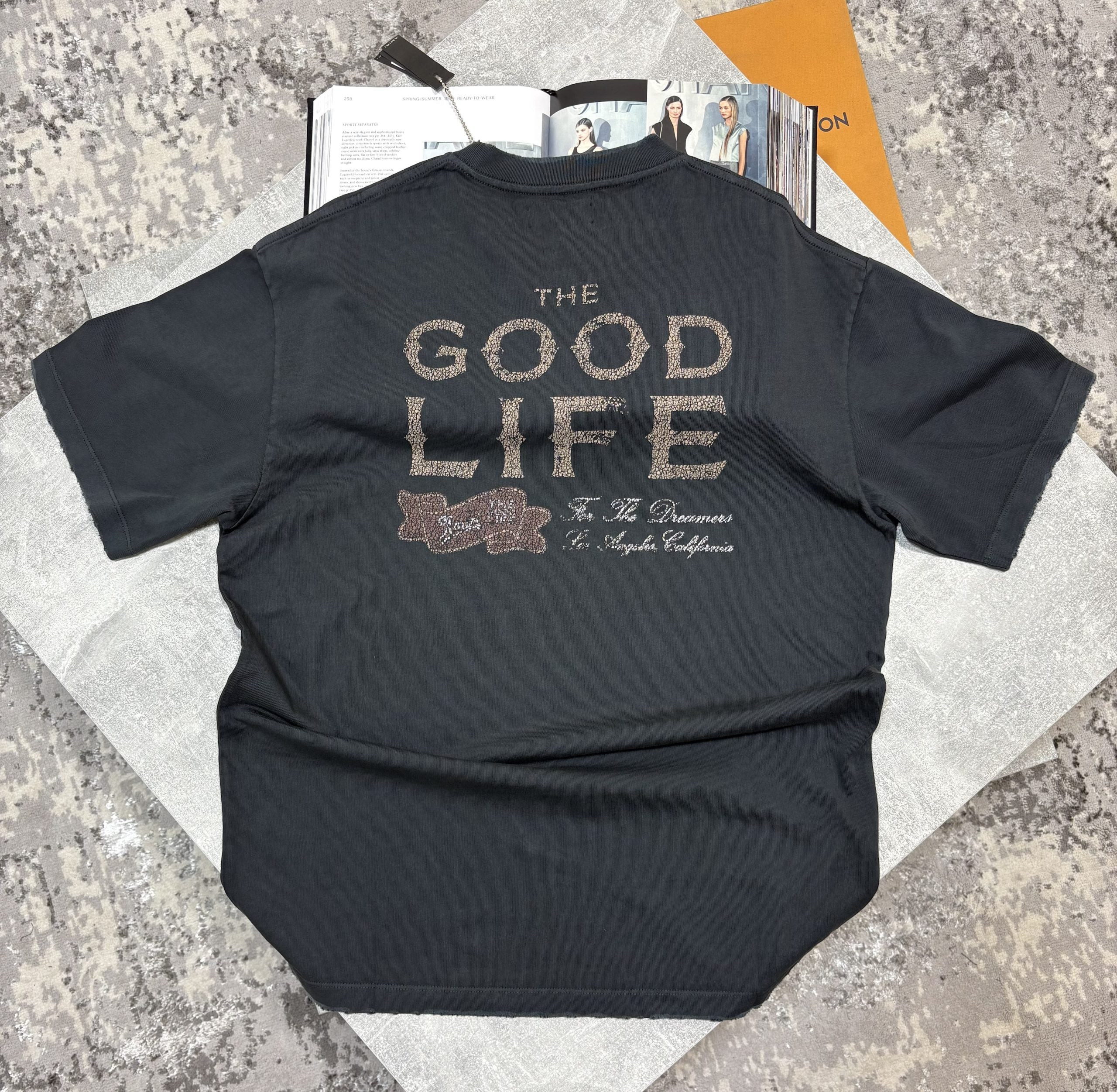 MIRI TEE Black image 2
