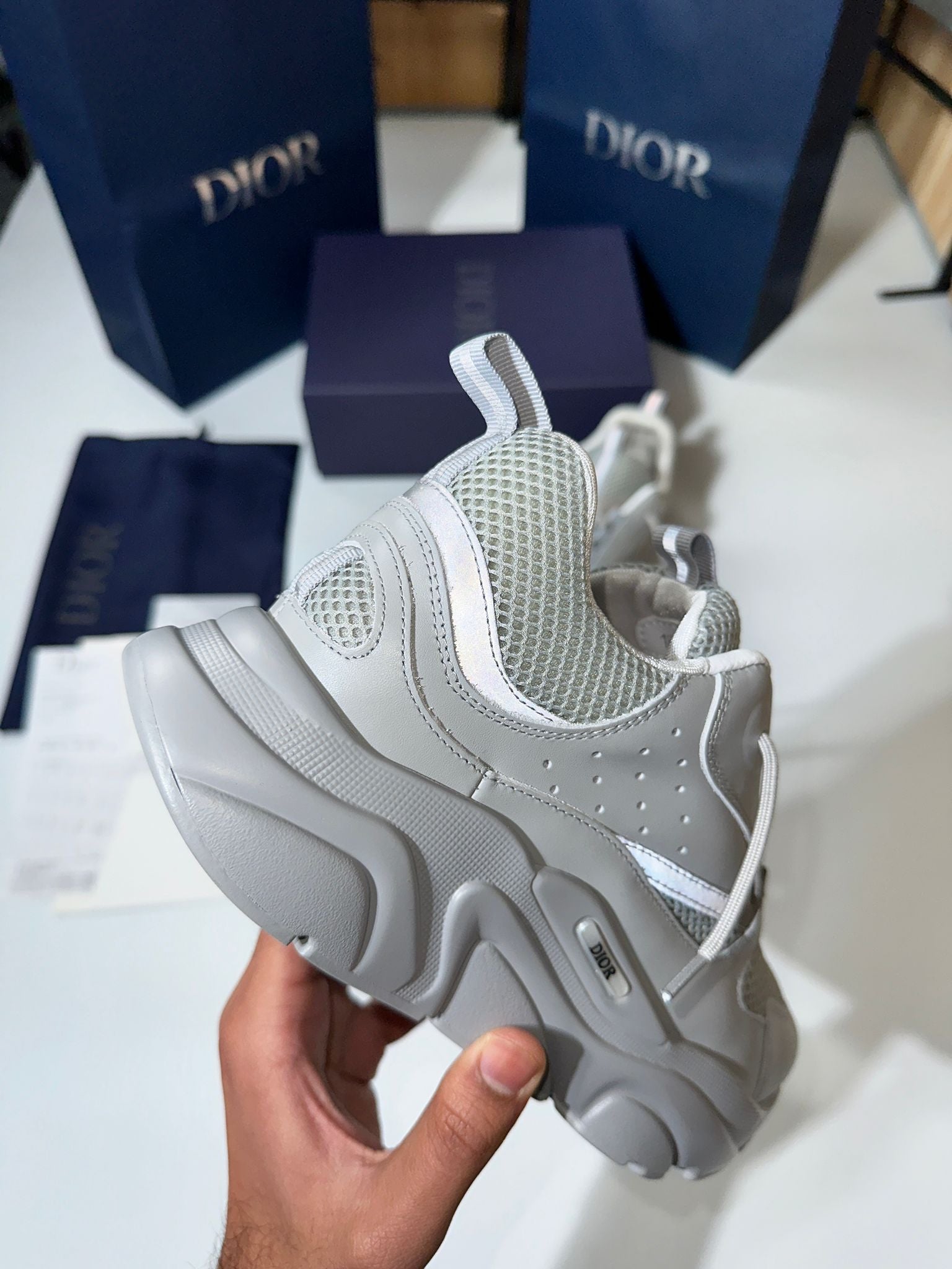 B22 GREY image 3