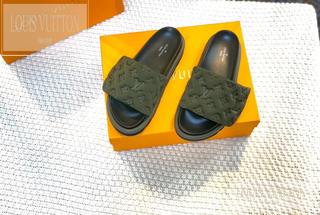 GREEN PILOW SLIDES image 3