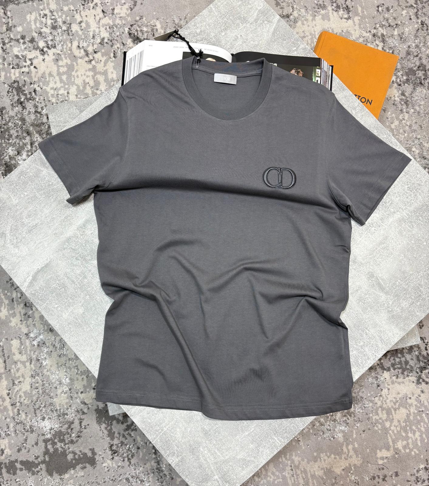 IOR TEE Black image 1