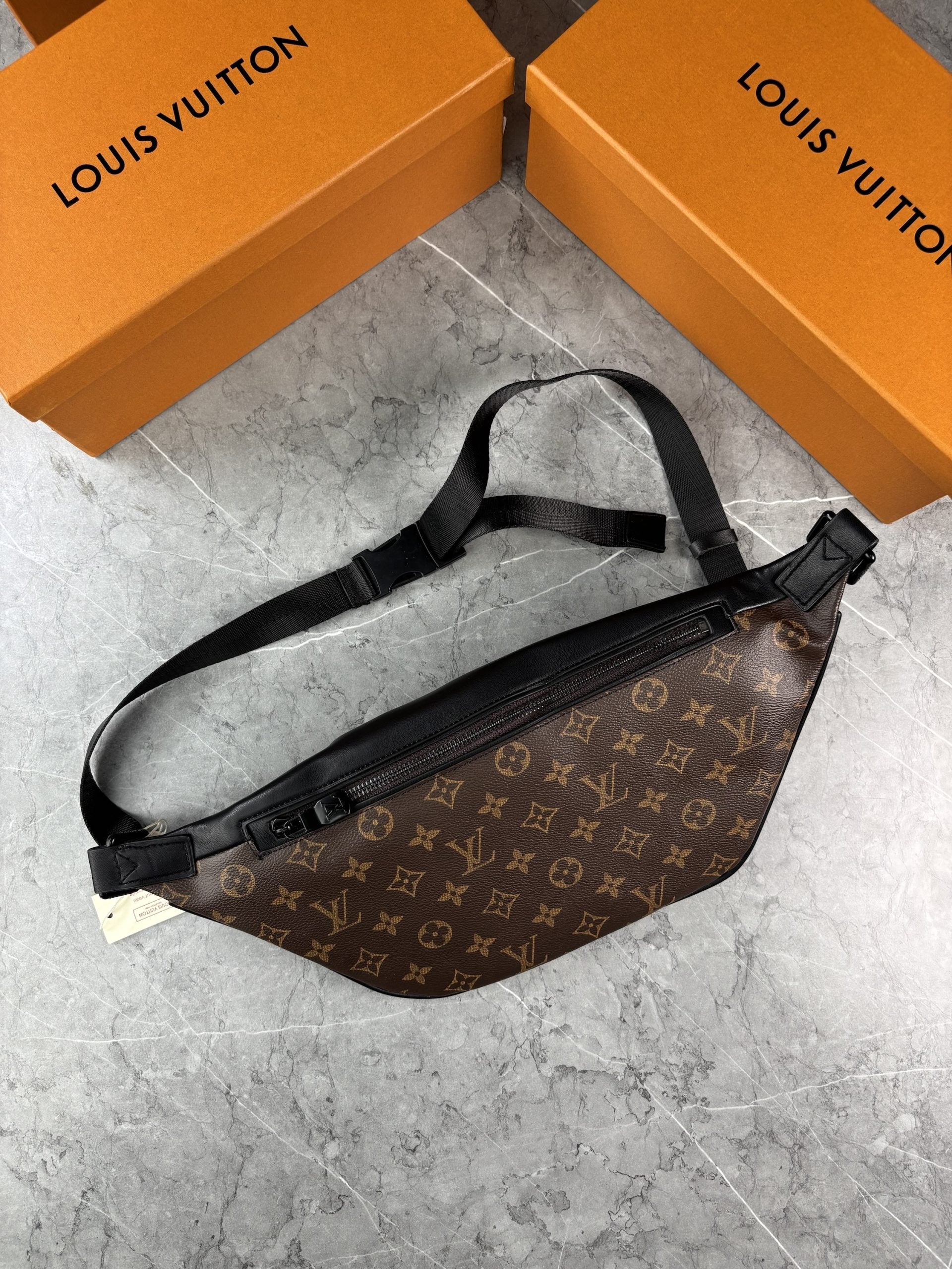 LV MENS BAG image 1