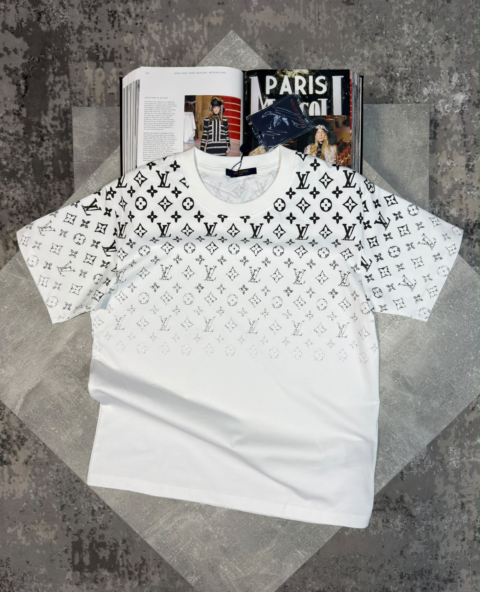 LV Tshirt White LV