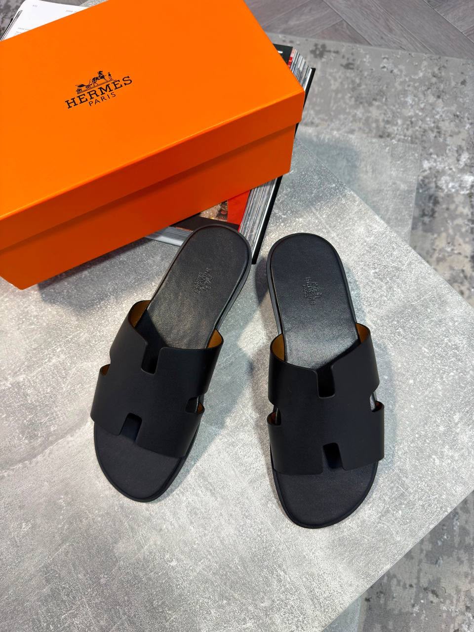 Hermes Sliders Black Herm