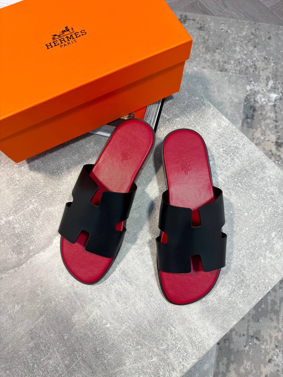 Hermes Sliders Black & Red Herm