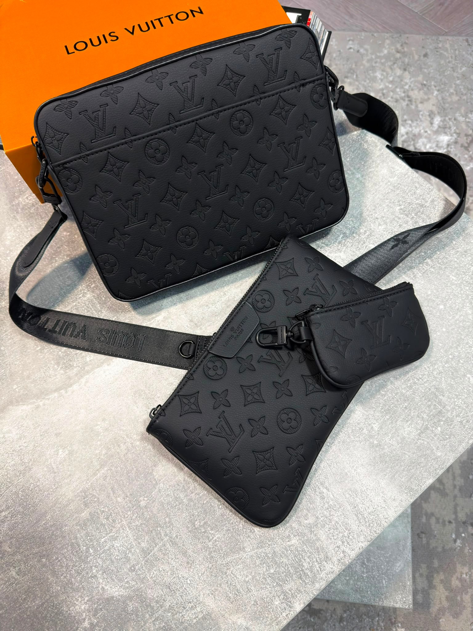 LV Mens Trio Bag Black LV