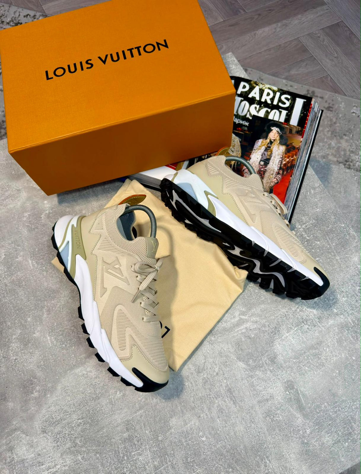 LV Tactic Beige LV