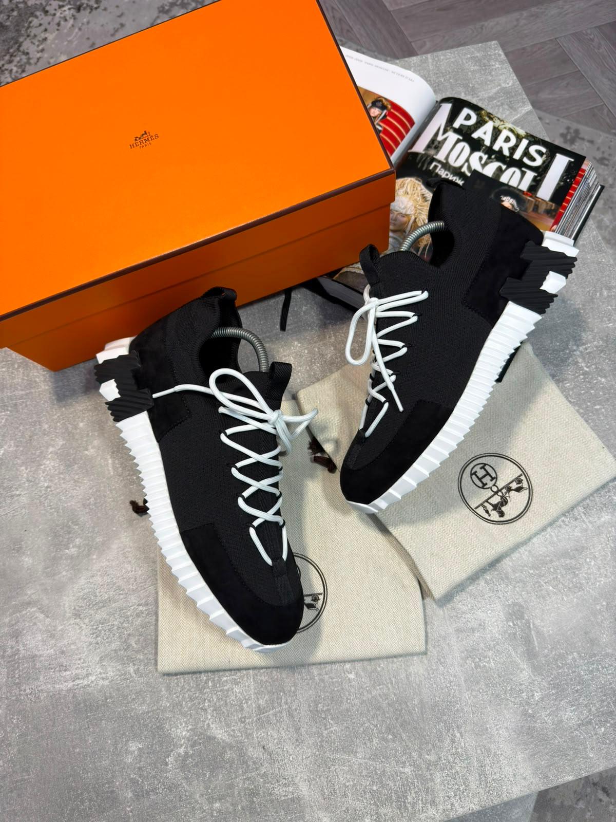 Harmes Paris Slip On Black & White Herm