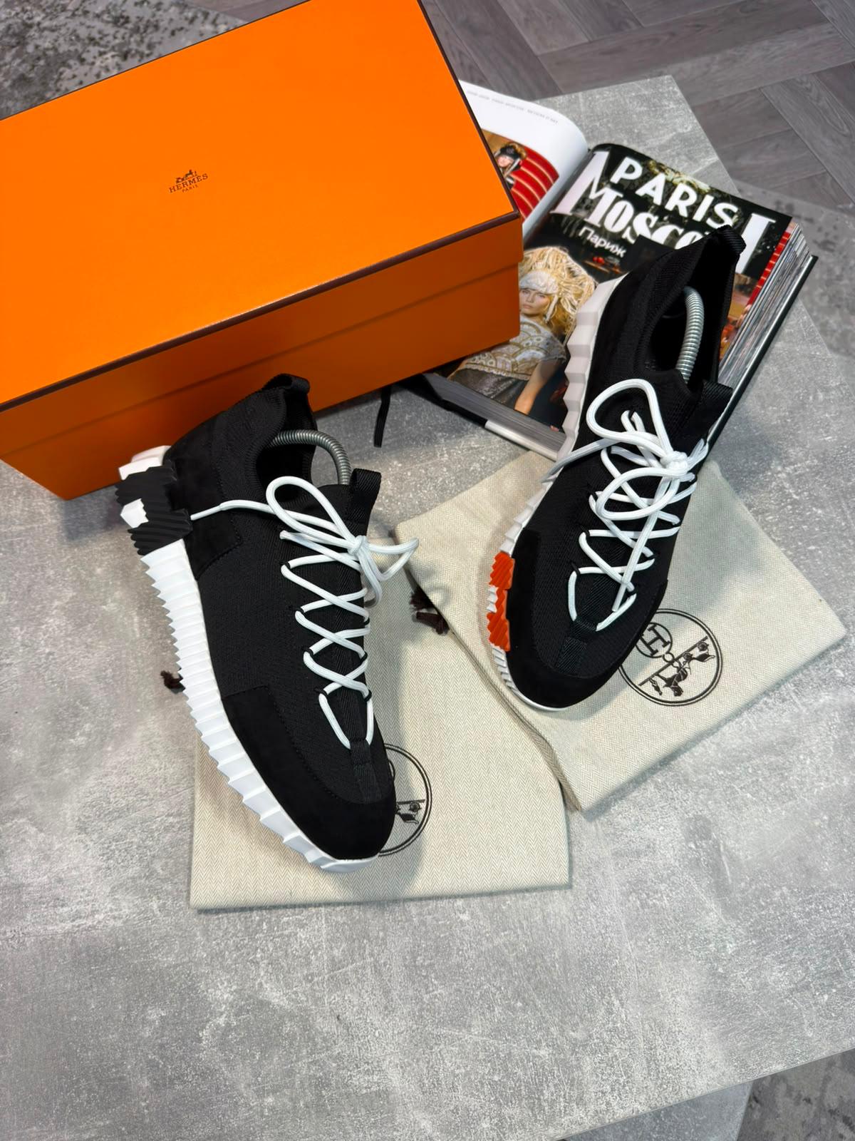 Harmes Paris Slip On Black & White Herm