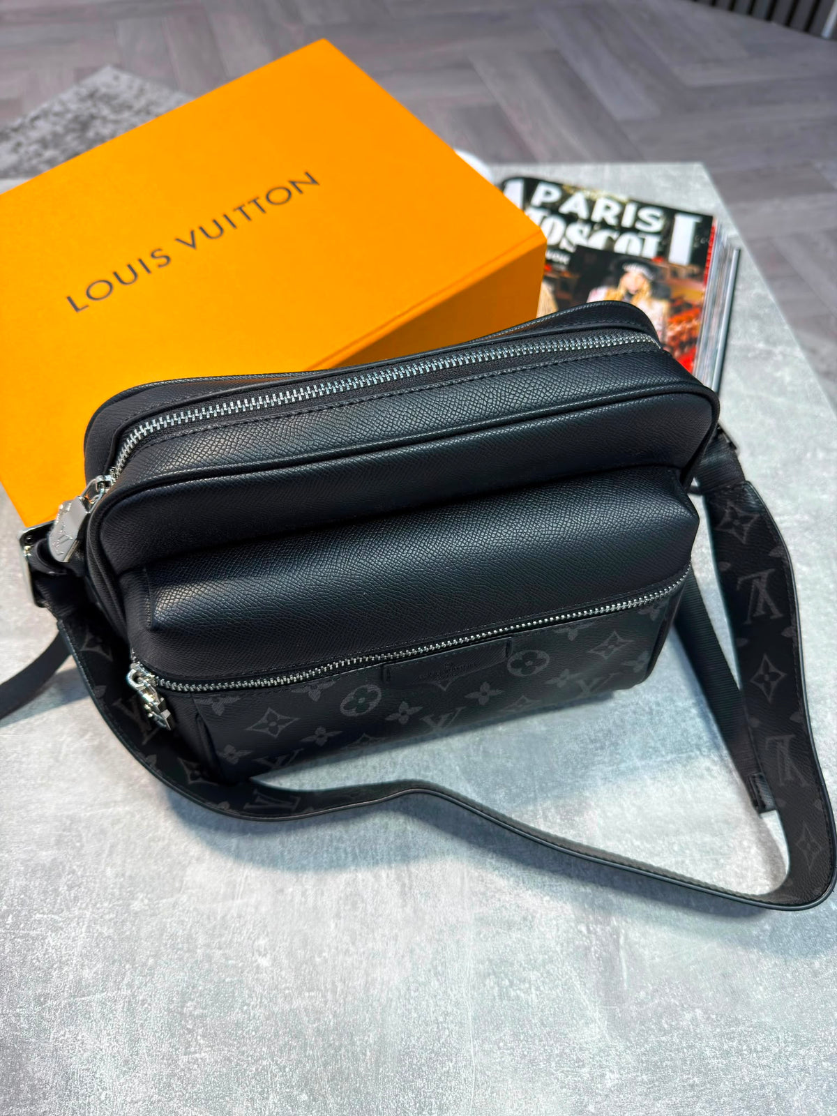 LV Mens Bag Black LV