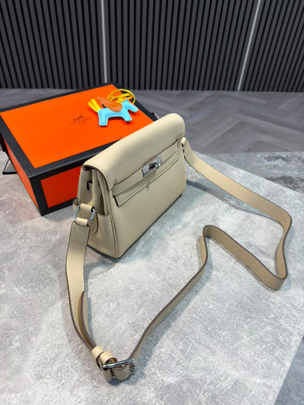 HM Mens Bag Beige Herm
