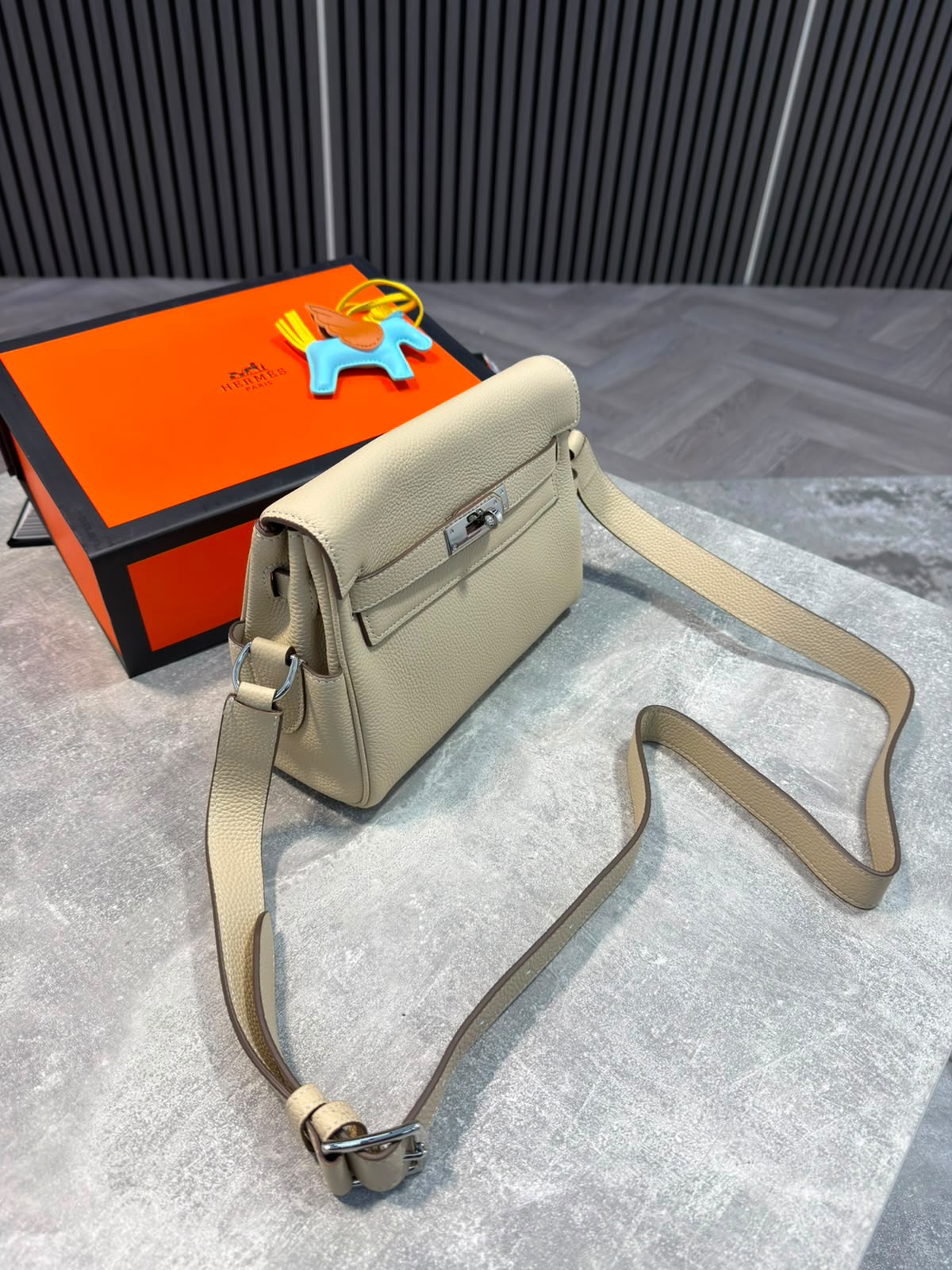 HM Mens Bag Beige Herm