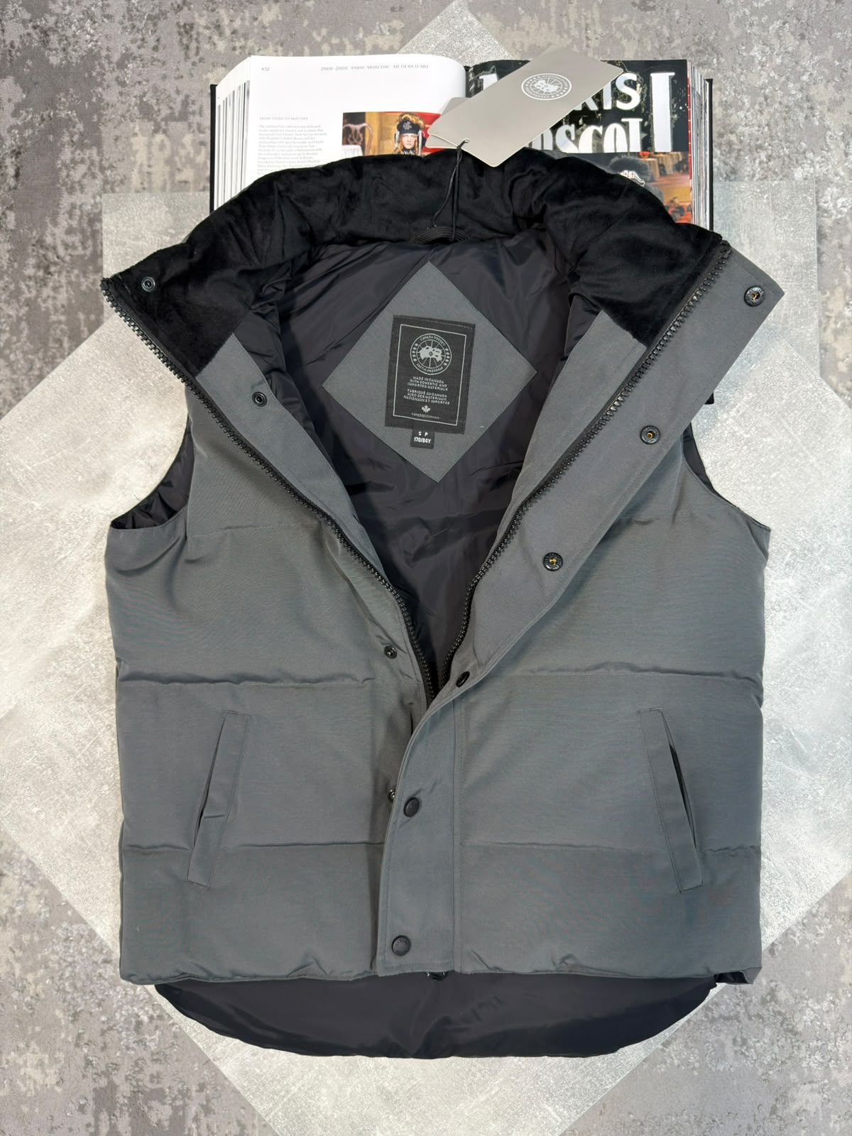 CG body warmer Red badge Grey CG