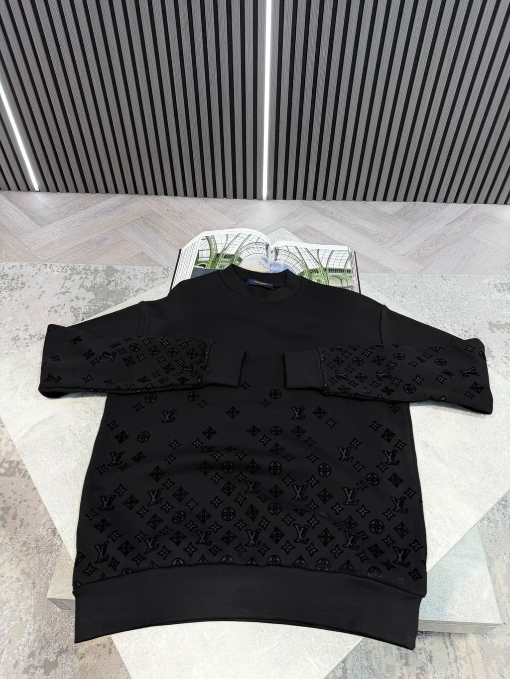 LV Jumper Black LV
