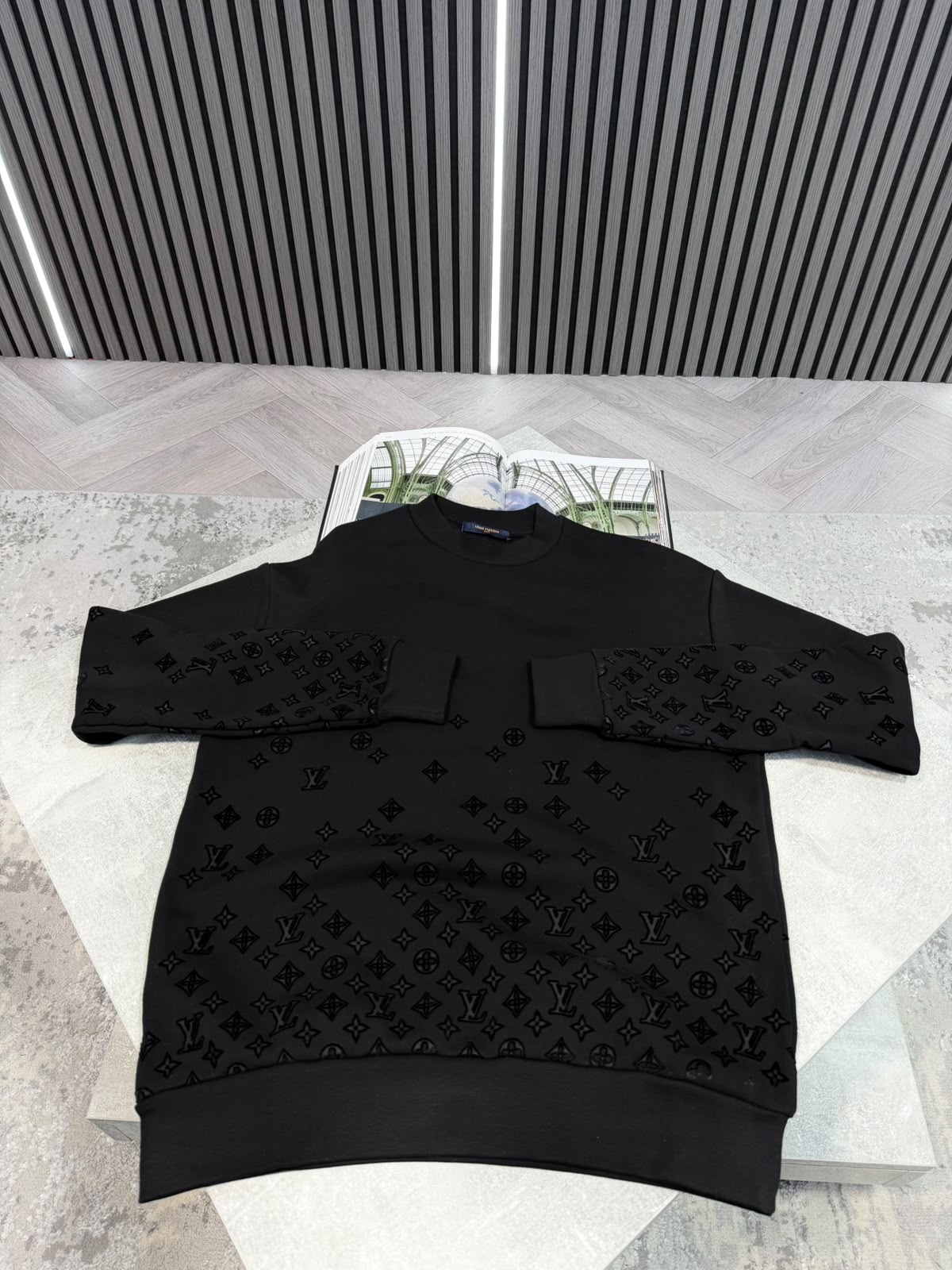 LV Jumper Black LV