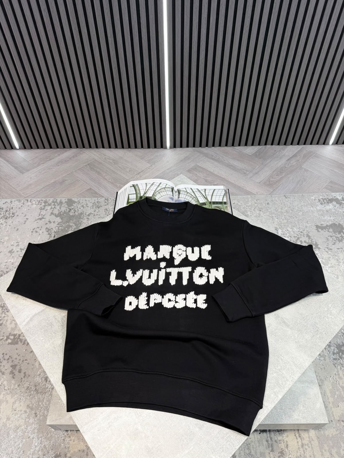 LV Jumper Black LV