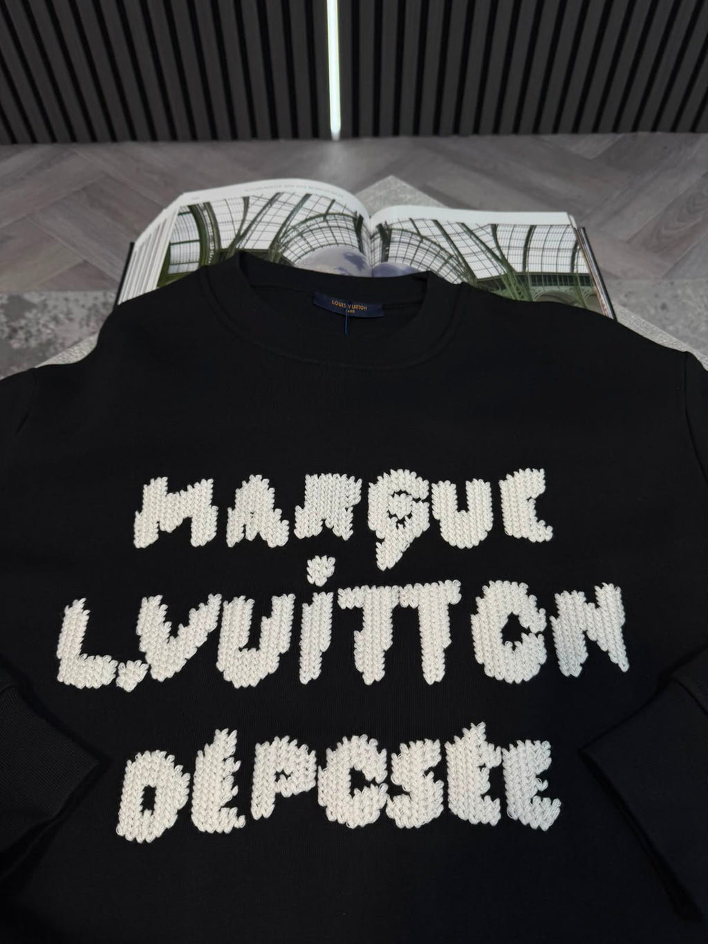 LV Jumper Black LV