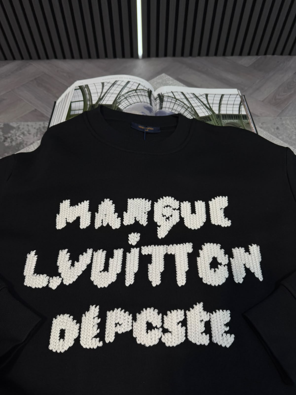 LV Jumper Black LV