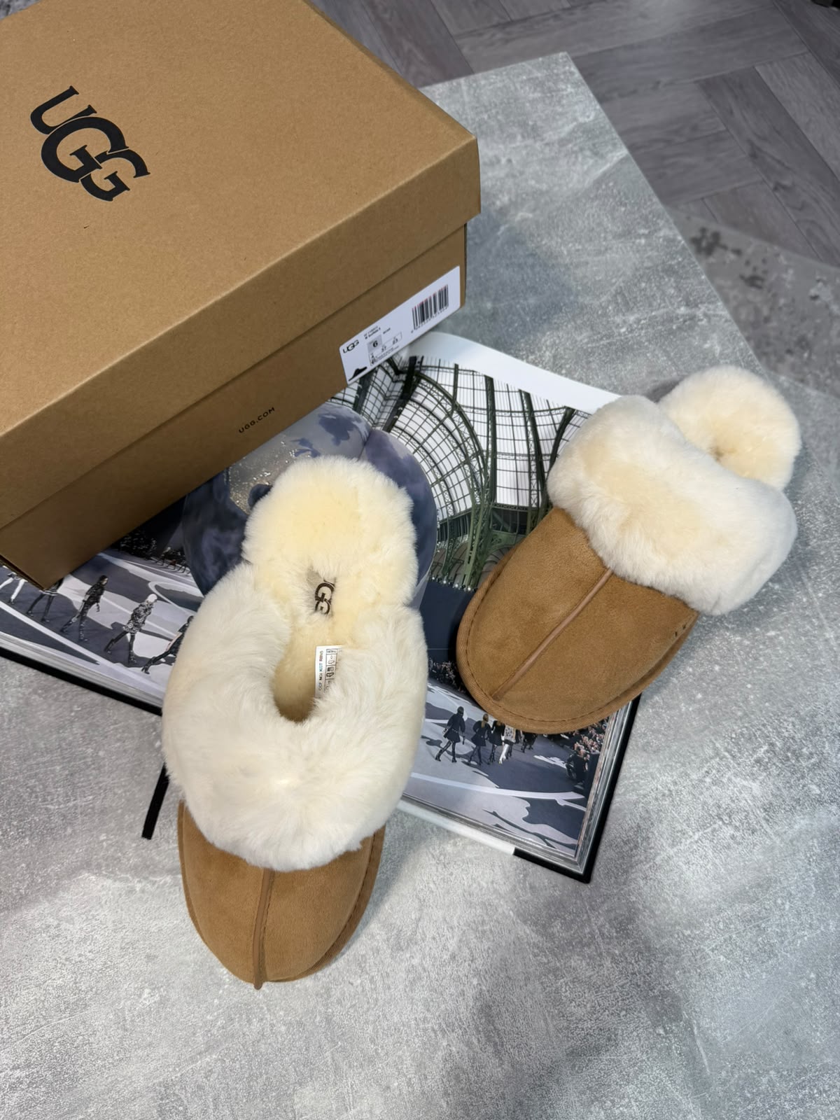 UGG Boots Tan UGG