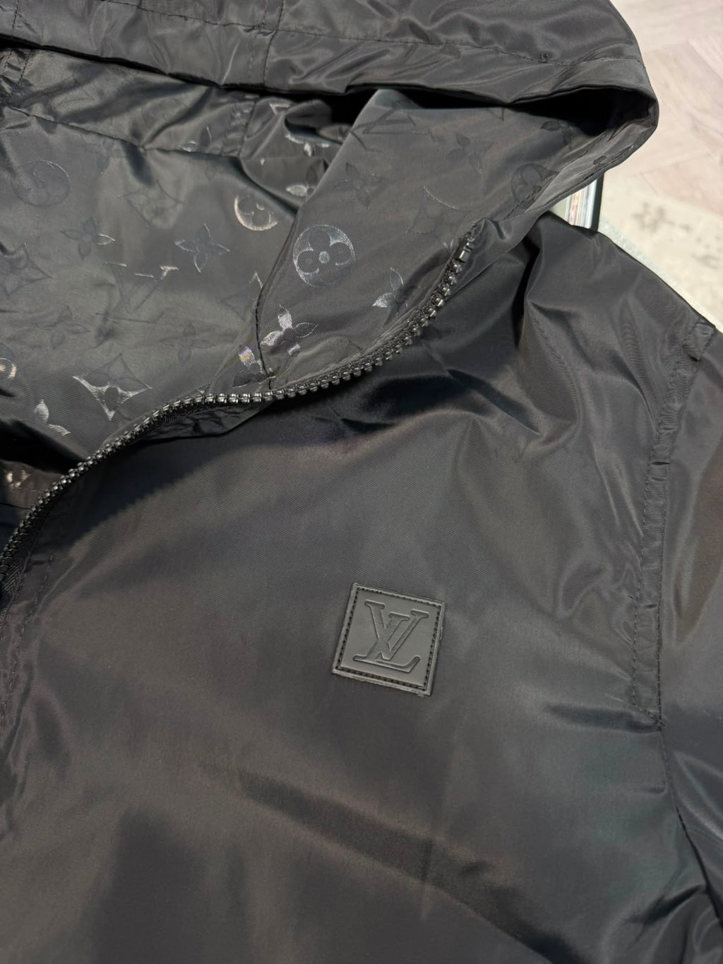 LV Reversible Windbreaker - Navy LV