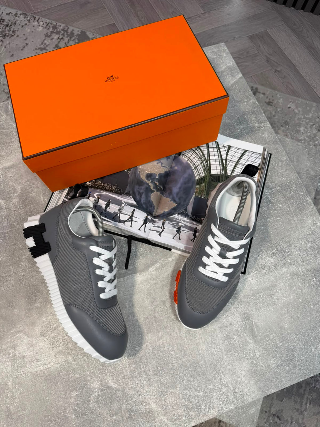 HM Trainer -  Grey and white HM