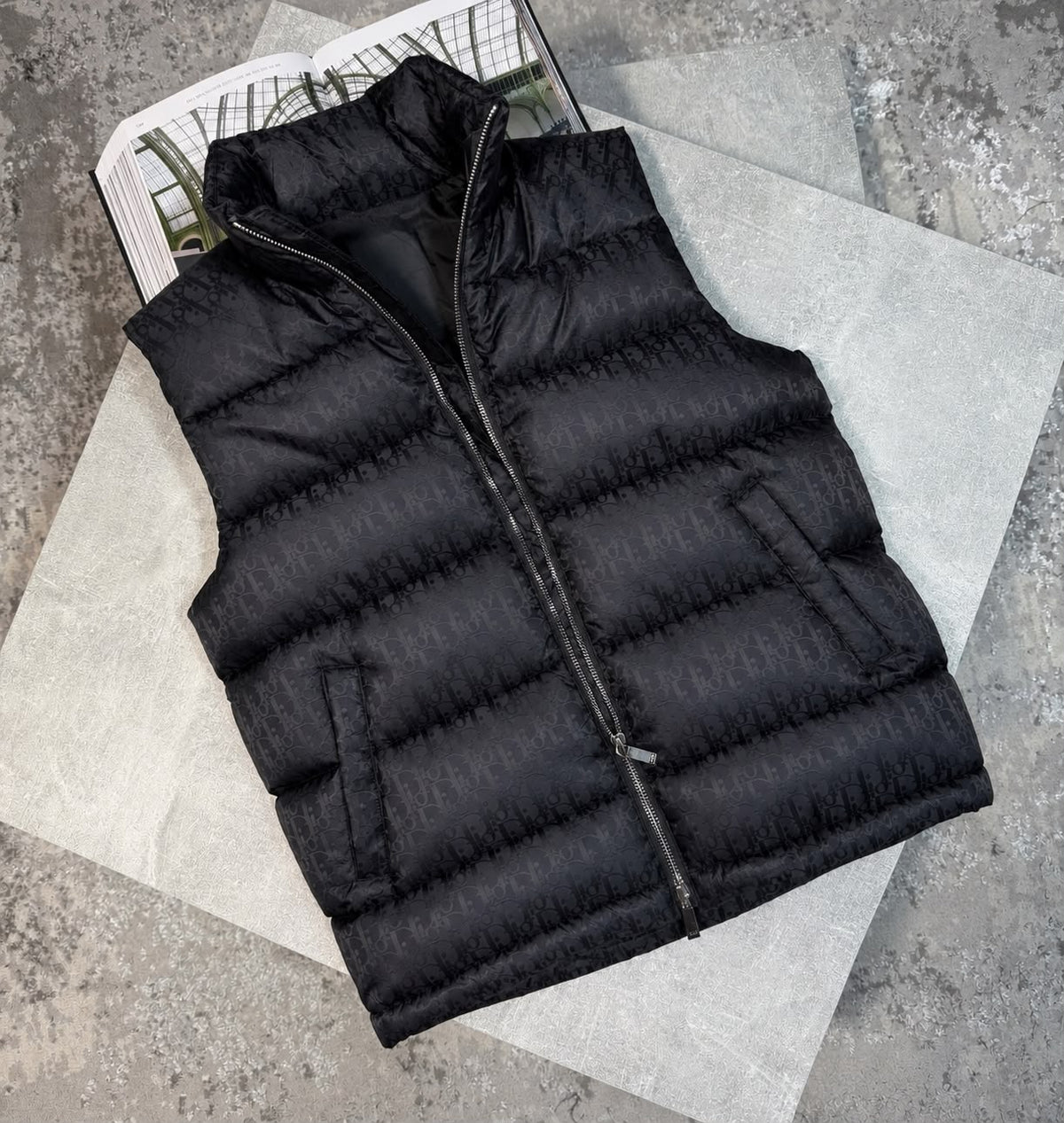 CD Oblique Body Warmer Black CD