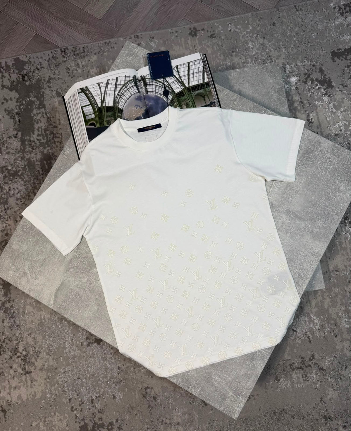 LV Tshirt - White LV