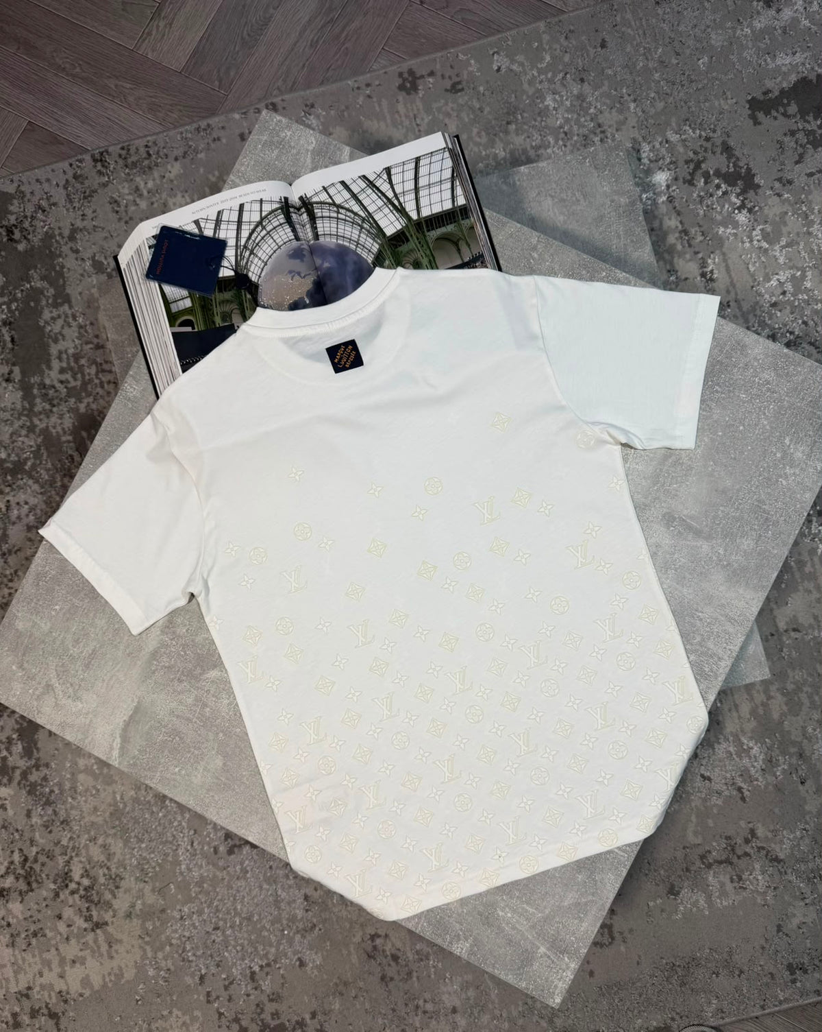 LV Tshirt - White LV