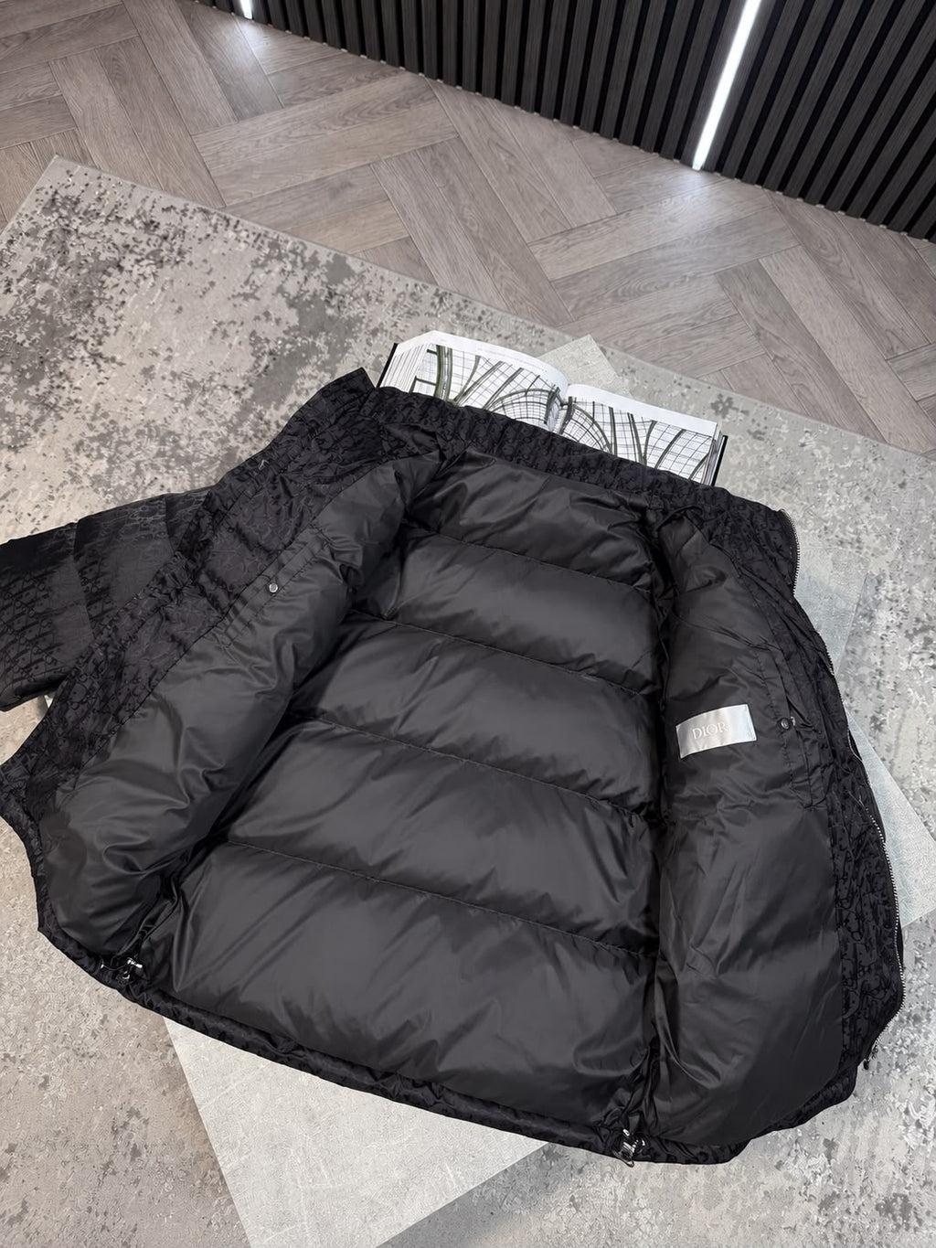 CD Oblique Jacket - Black CD