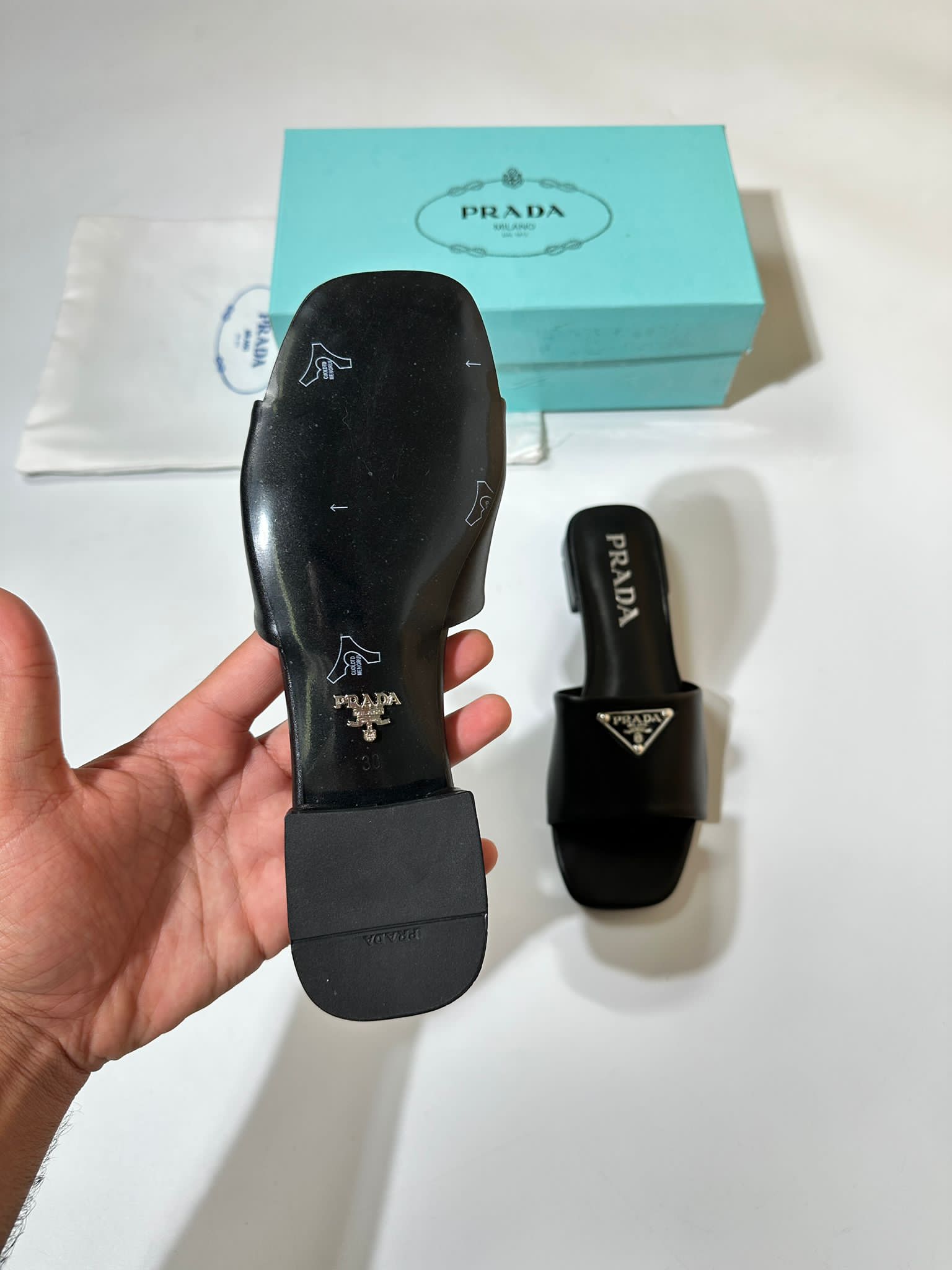 PDA BLACK SLIDES image 4