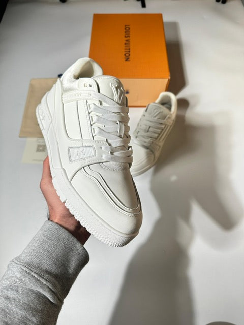 L-V WHITE image 3