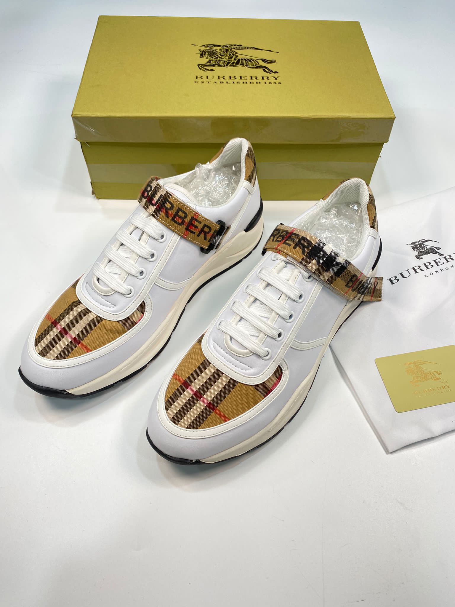 BURB RUNNER WHITE image 6