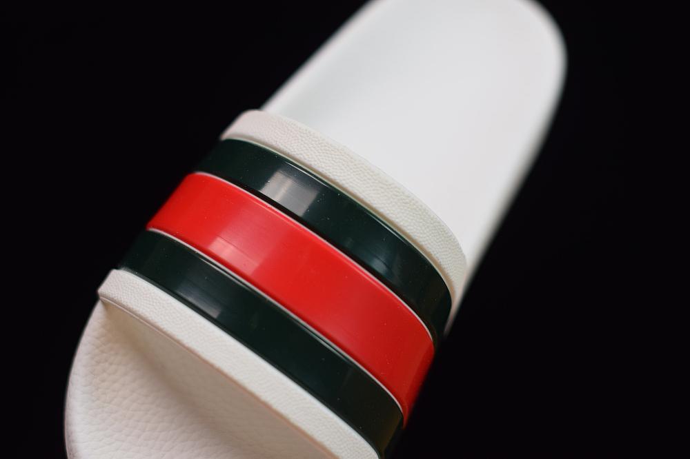 UCCI WHITE SLIDER image 1